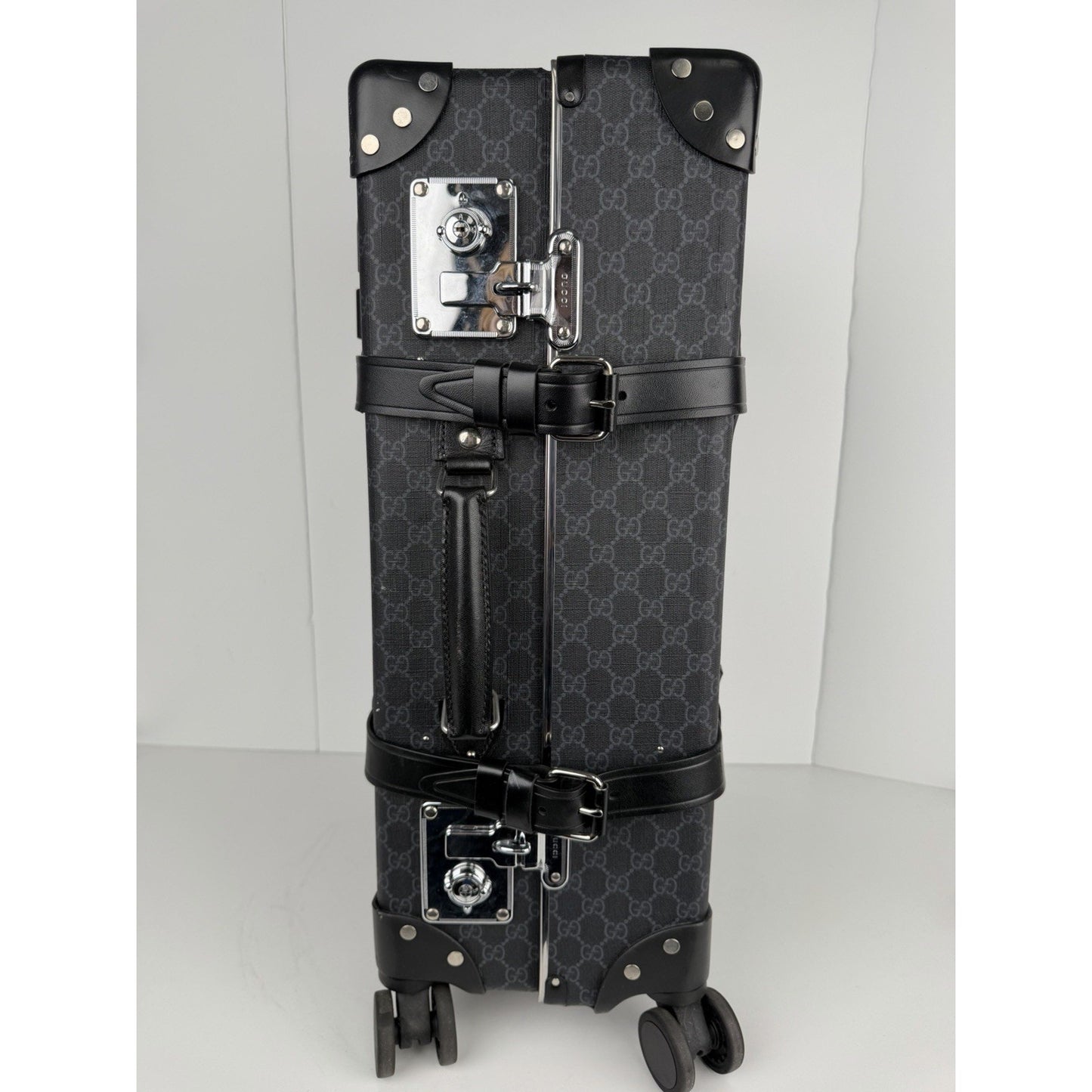 Gucci x Globe-Trotter Medium Rolling Suitcase GG Supreme Monogram Canvas