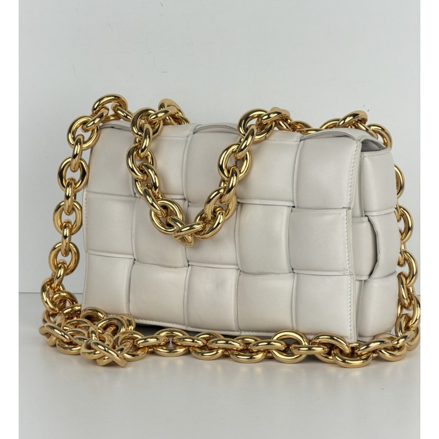 Bottega Veneta Padded Chain Cassette Bag Medium in White Intrecciato Leather S