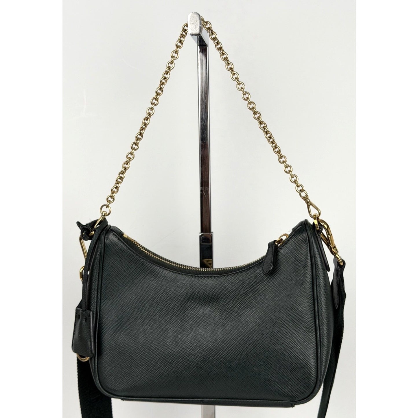 Prada Re-Edition 2005 Saffiano Leather Shoulder Bag in Emerald Green S10
