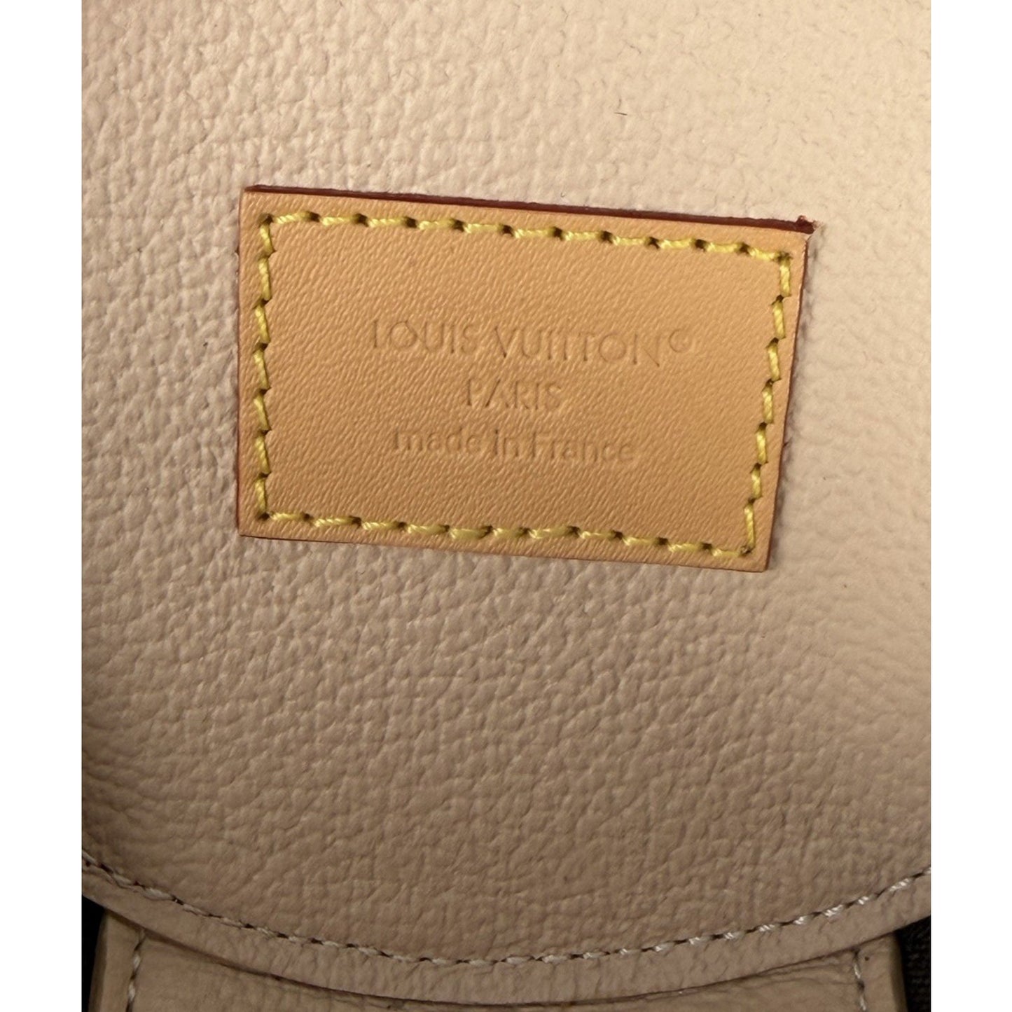 Louis Vuitton Eyeshadow Pouch with 2 Brushes in Brown Monogram Canvas K1