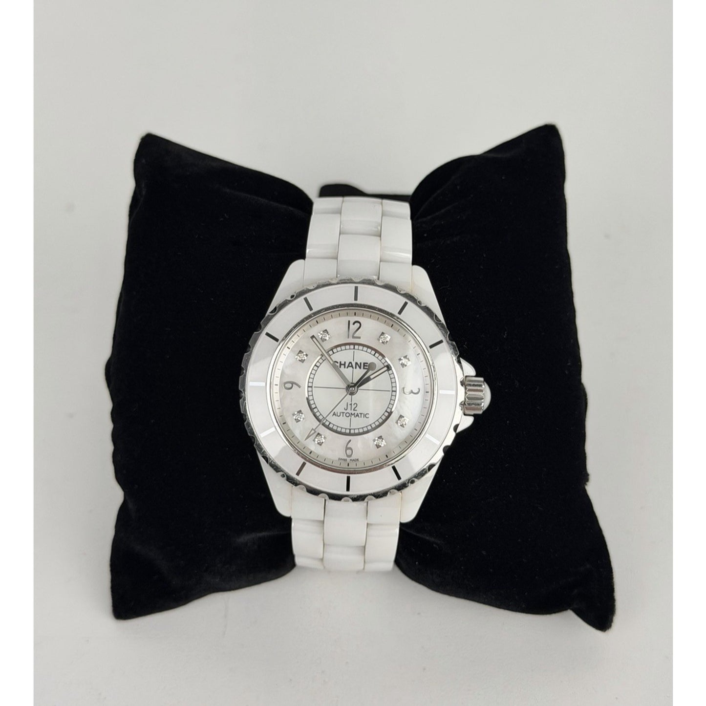 Chanel J12 Wristwatch 40mm in White High-Tech Ceramic with a Diamond-Set Dial