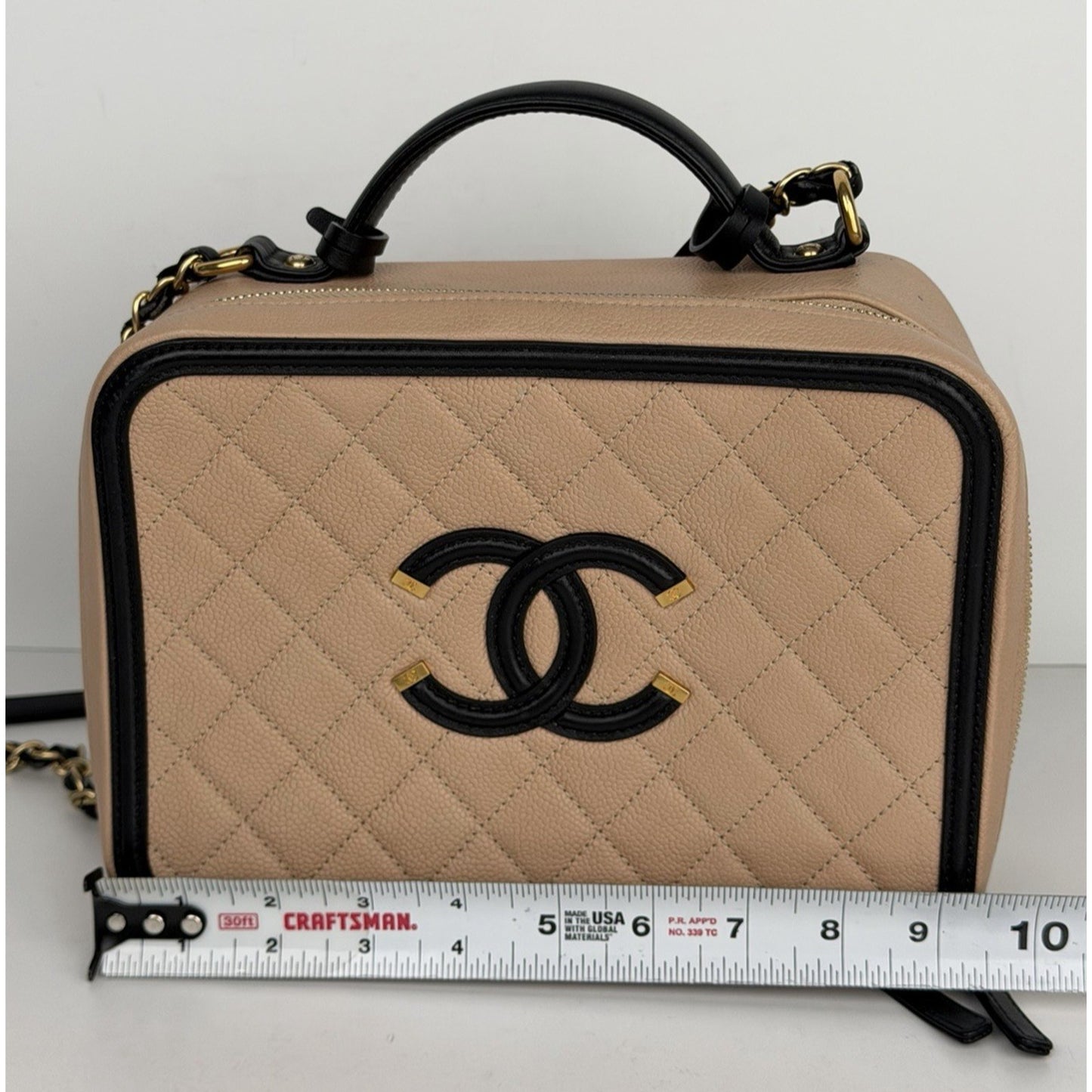 Chanel CC Filigree Vanity Case Large Beige Quilted Caviar Leather 2016-2017 D6