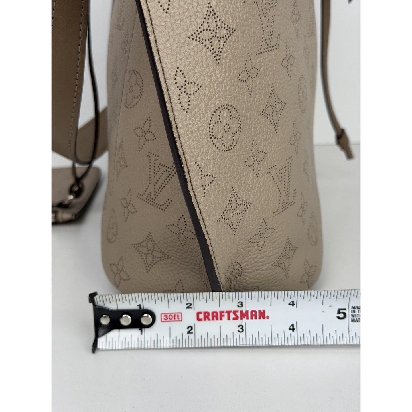 Louis Vuitton Girolata Handbag in Galet Mahina Leather with Pouch 2017 C2