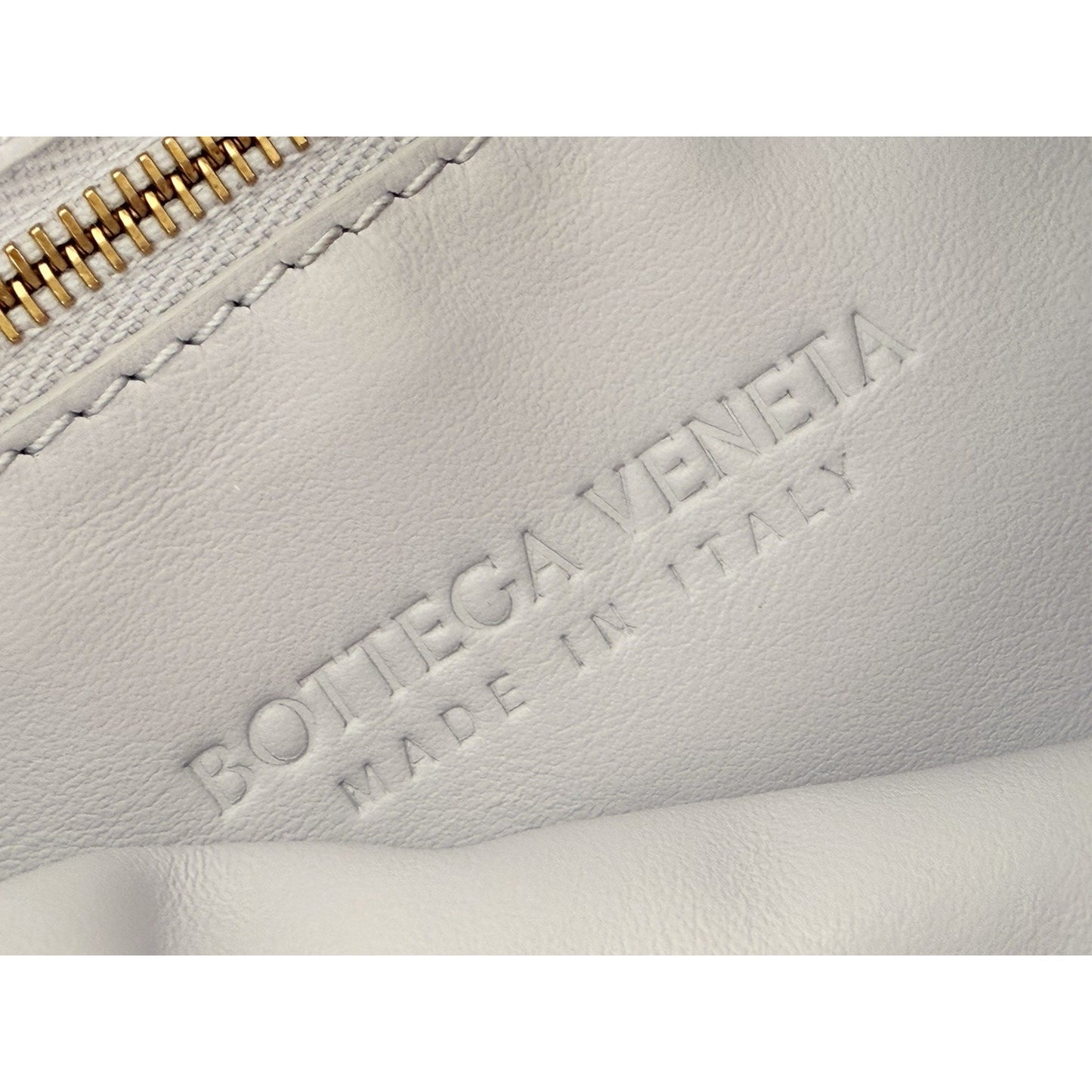 Bottega Veneta Small Hop Bag Intrecciato-Woven Calfskin Lilac 2023-2024 R1