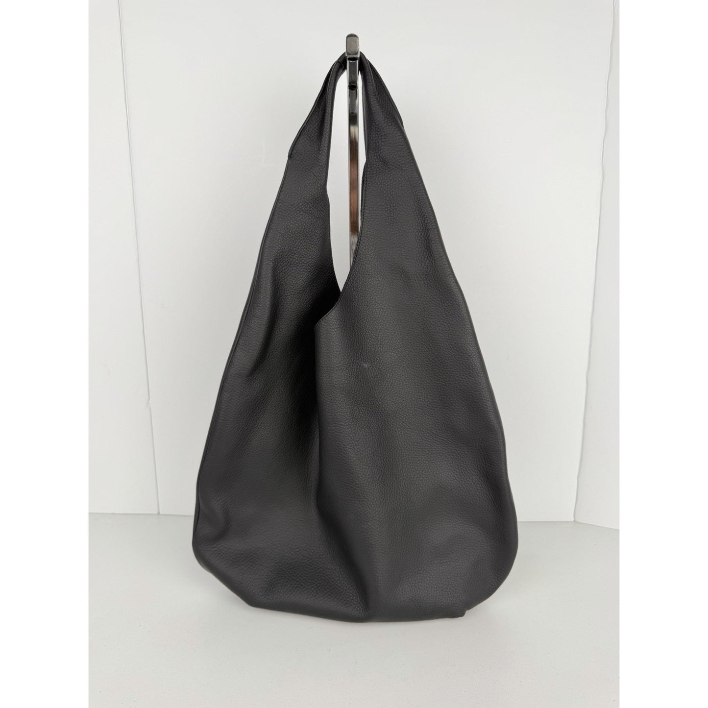 A.P.C. Le Neige Slouchy Hobo Bag Unisex in Black Grained Leather S-19