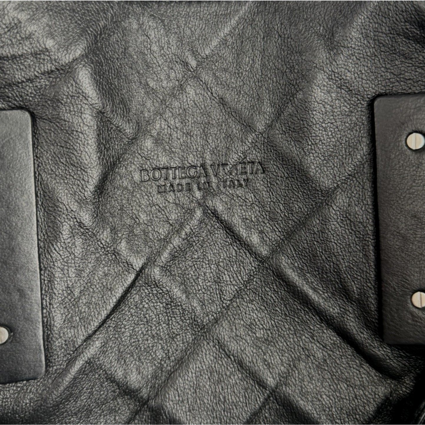 Bottega Veneta Cabat Maxi Intrecciato Tote Bag Medium in Black Leather R1