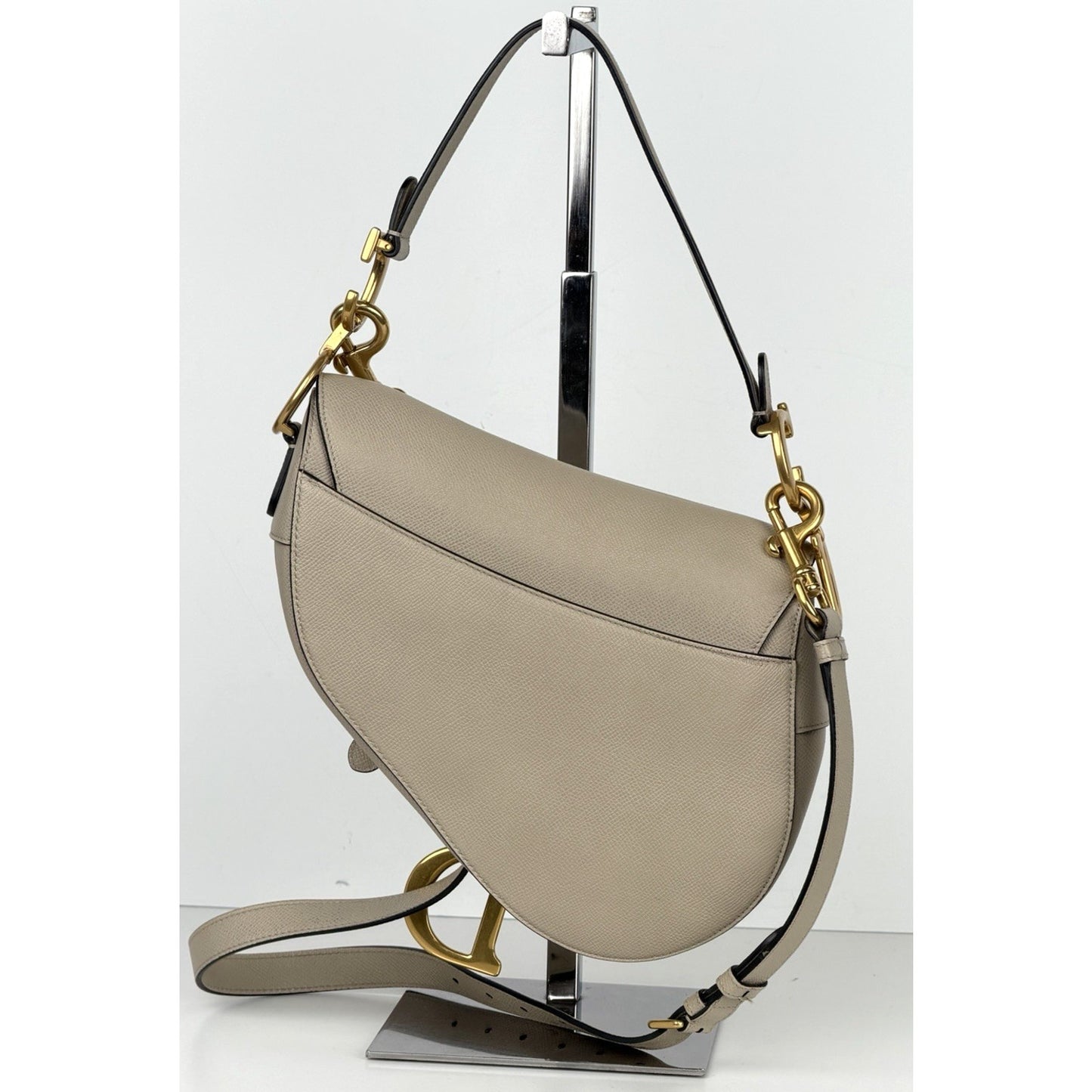Christian Dior Saddle Medium Bag in Warm Taupe Grained Calfskin Leather 2023 E-3