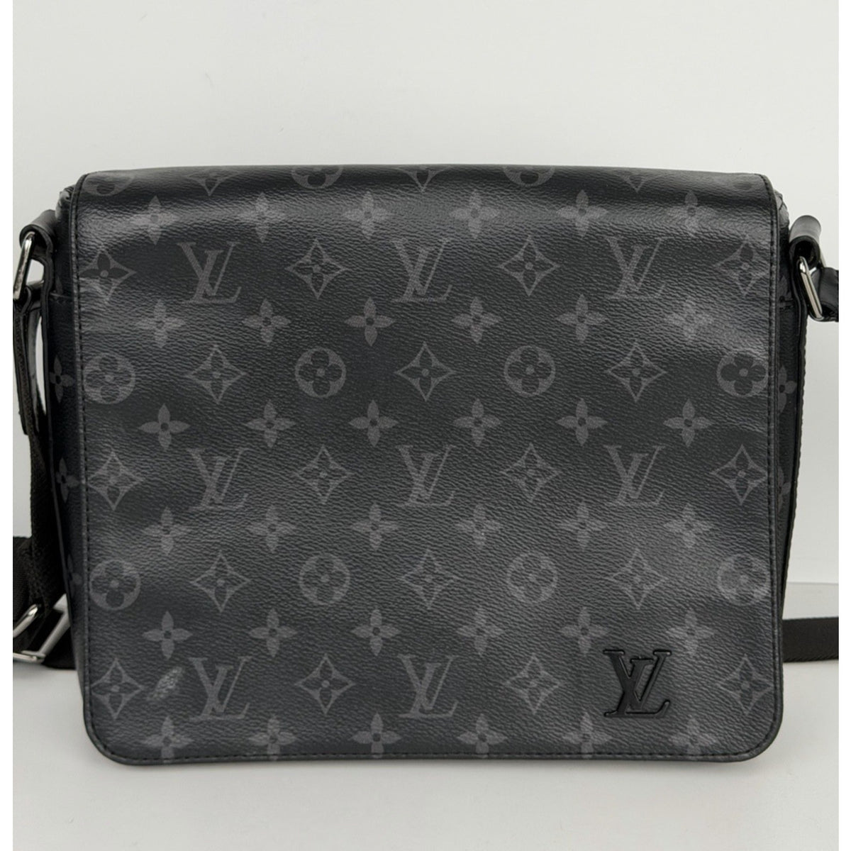 Louis Vuitton District PM Messenger Bag in Monogram Eclipse Canvas 2021 S11