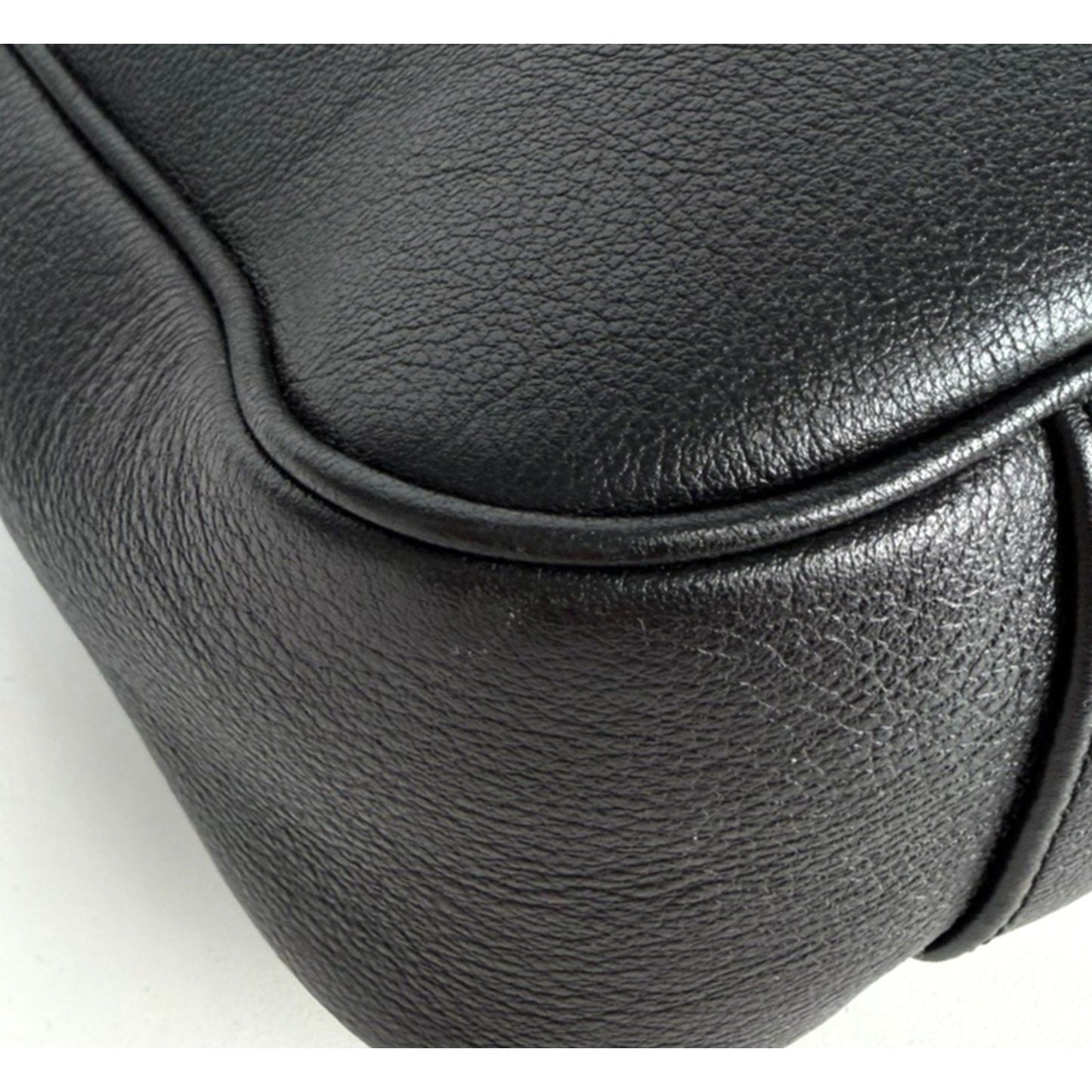 Gucci Diana Medium Shoulder Bag in Black Leather with Bamboo Top Handle S