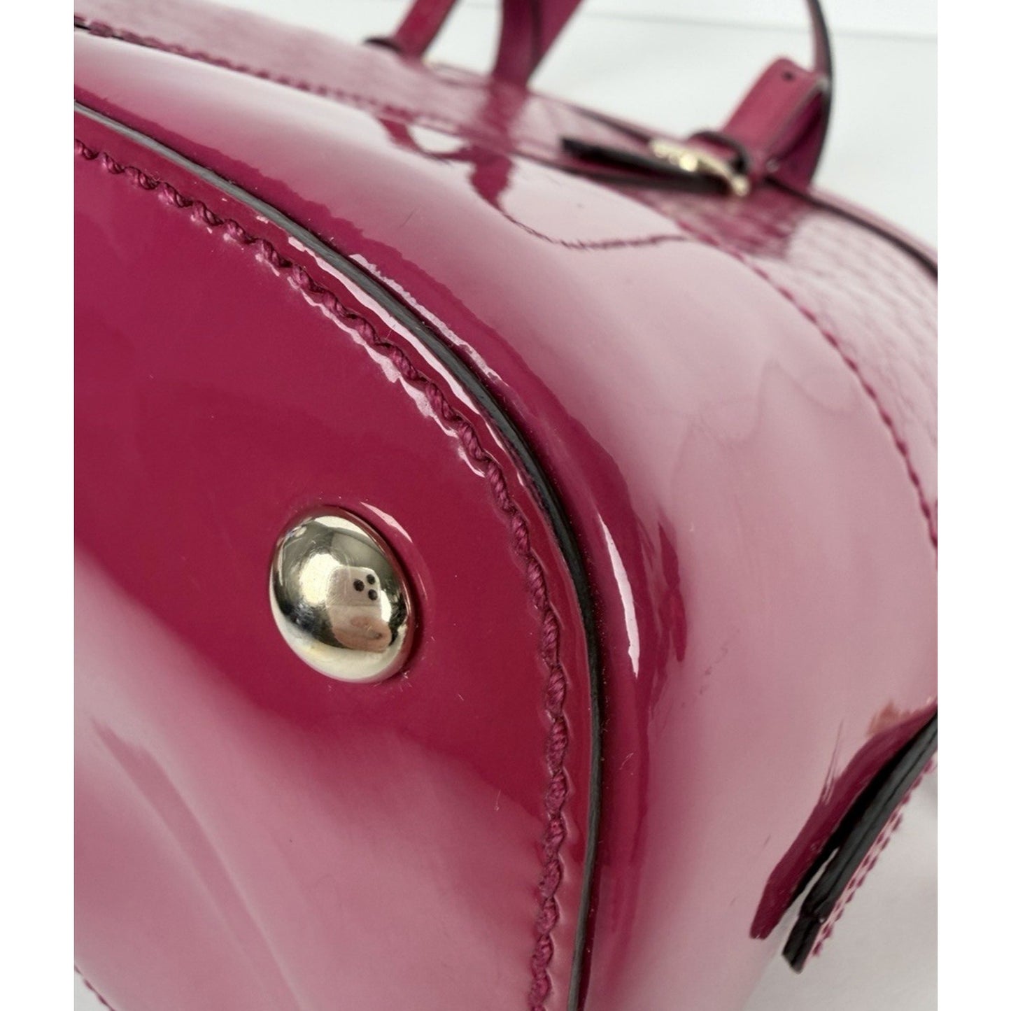Gucci Microguccissima Nice Dome Top Handle Bag Small Fuchsia Patent Leather S01