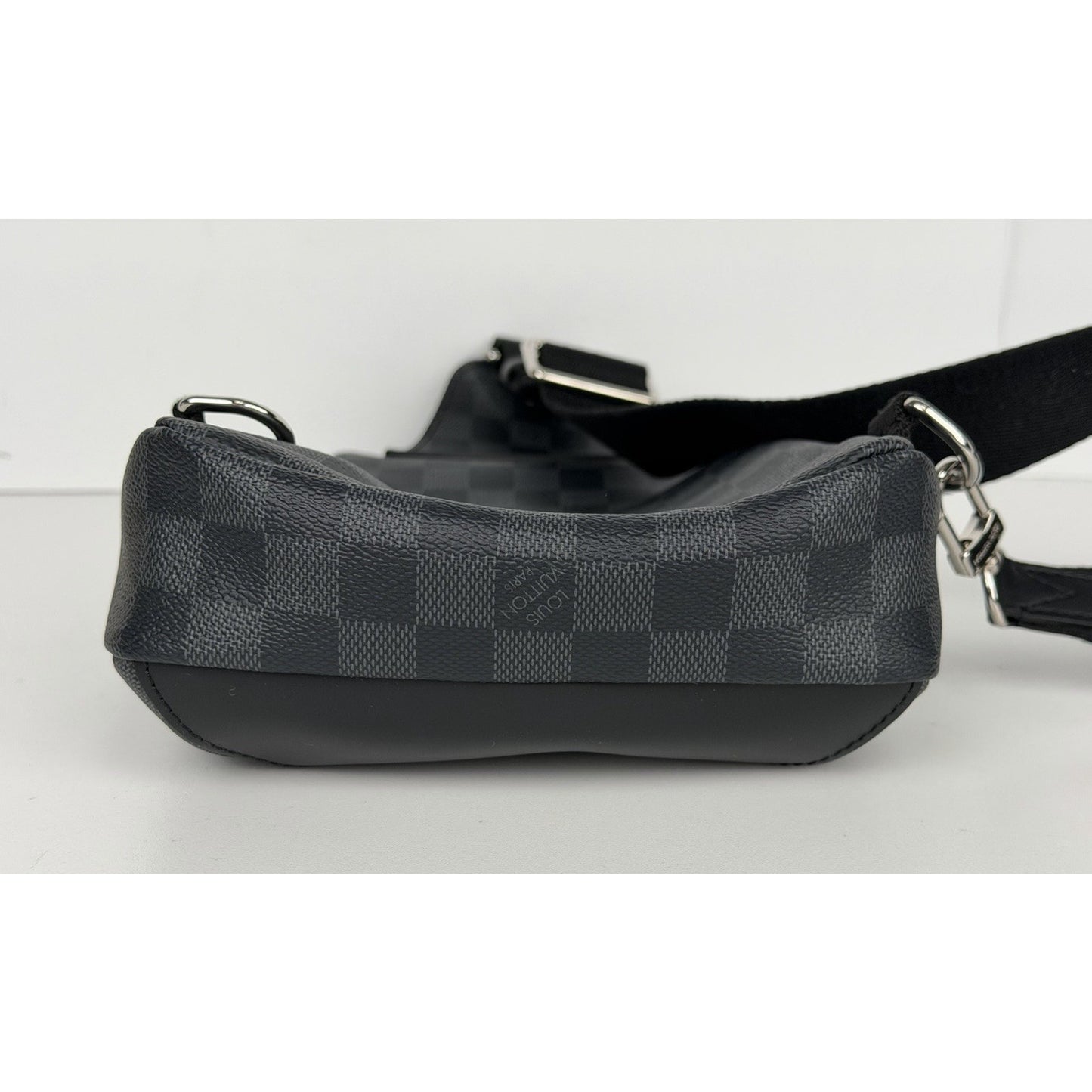 Louis Vuitton Avenue Sling Bag Damier Graphite Coated Canvas Pattern NFC E3