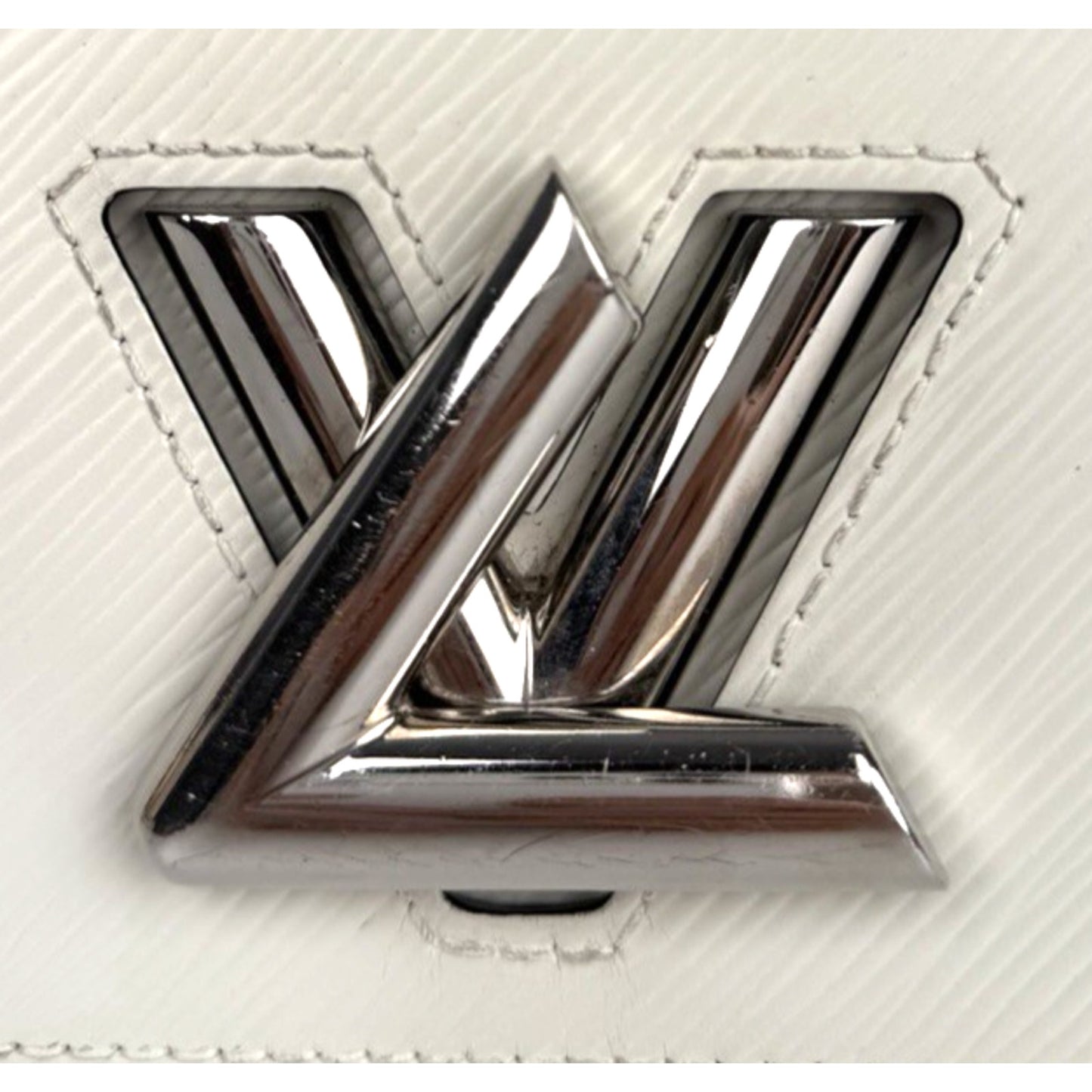 Louis Vuitton Twist PM Shoulder Bag in White Epi Leather Silver-Tone Hardware B5