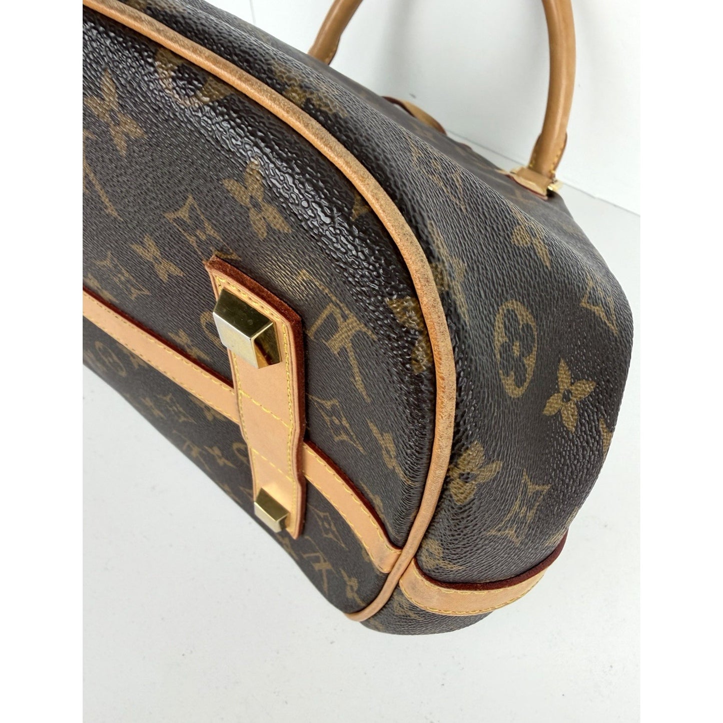 Louis Vuitton Neo MM Bucket Shoulder Bag Brown LV Monogram Coated Canvas 2010 S