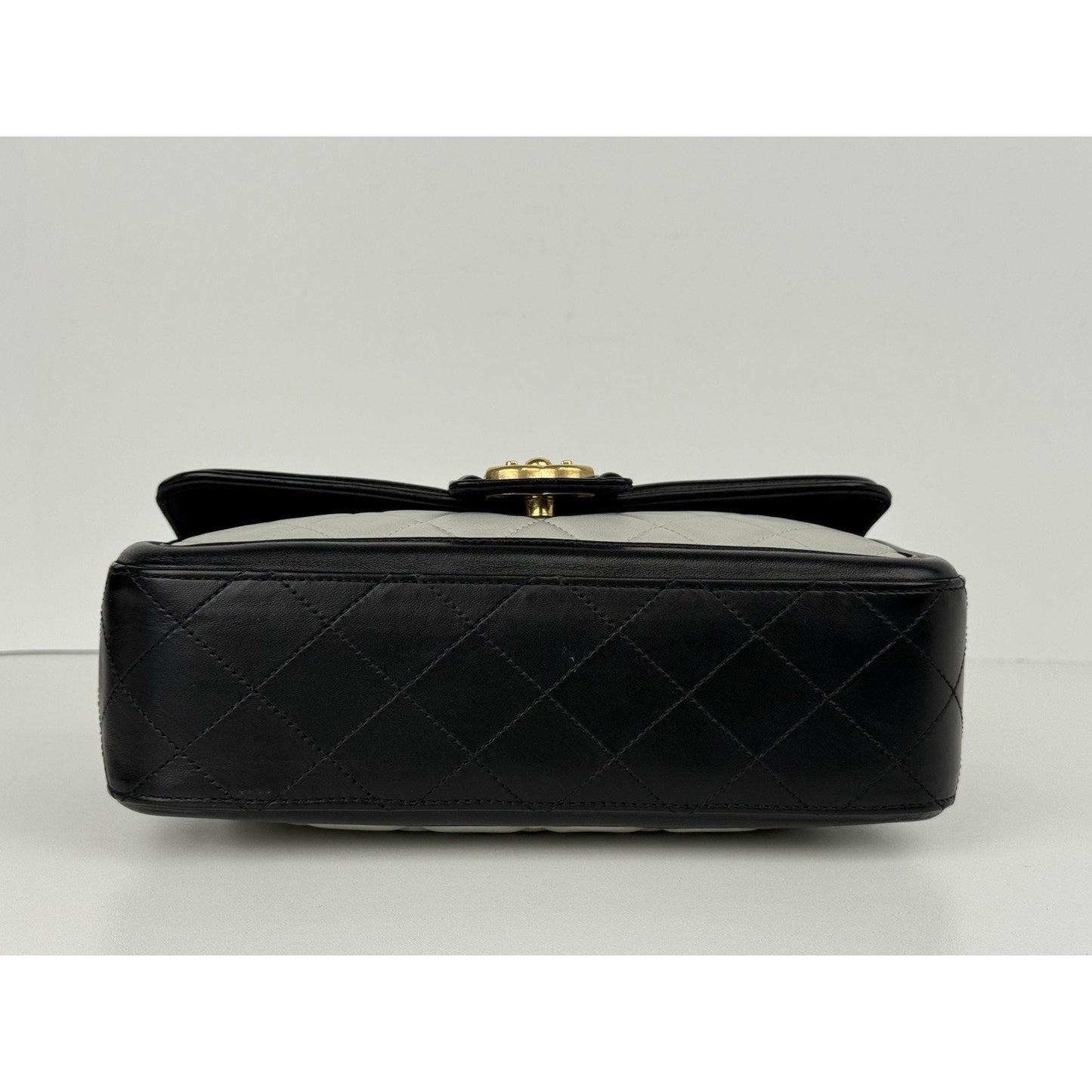 CHANEL Elegant CC Medium Lambskin Leather Quilted Flap Shoulder Bag