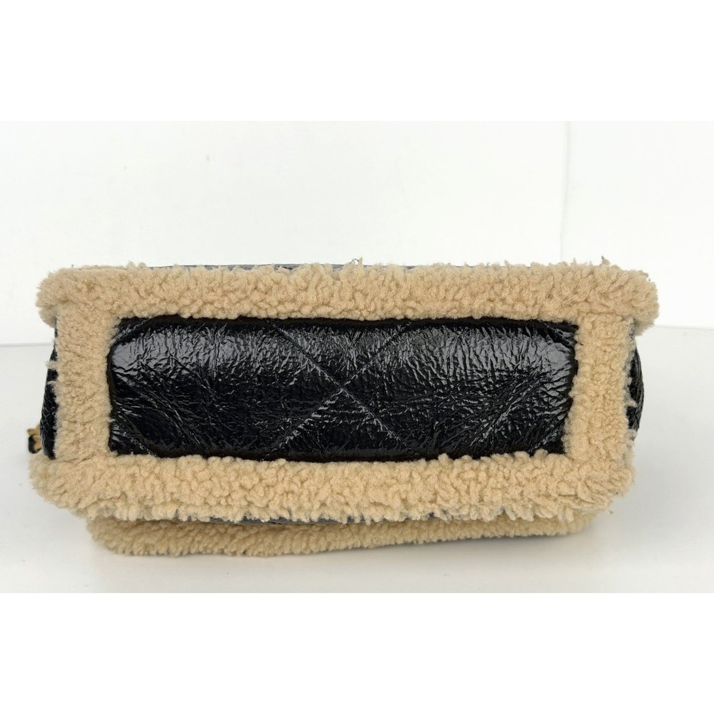 Chanel 19 Flap Bag Medium in Black Shiny Crumpled Calfskin and Shearling NFC