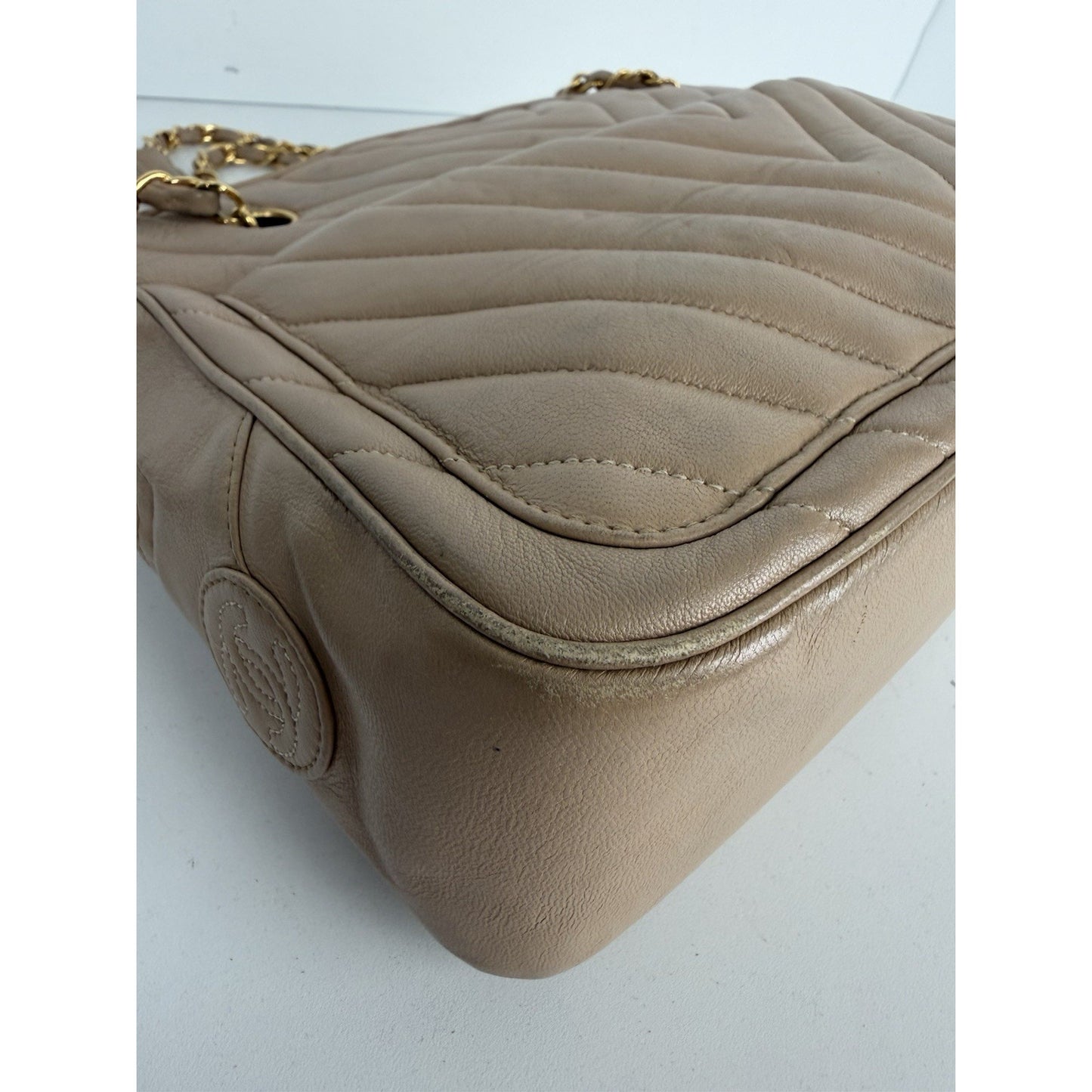 Chanel Chevron Camera Shoulder Bag Vintage in Beige Leather 1989 – 1991 S04
