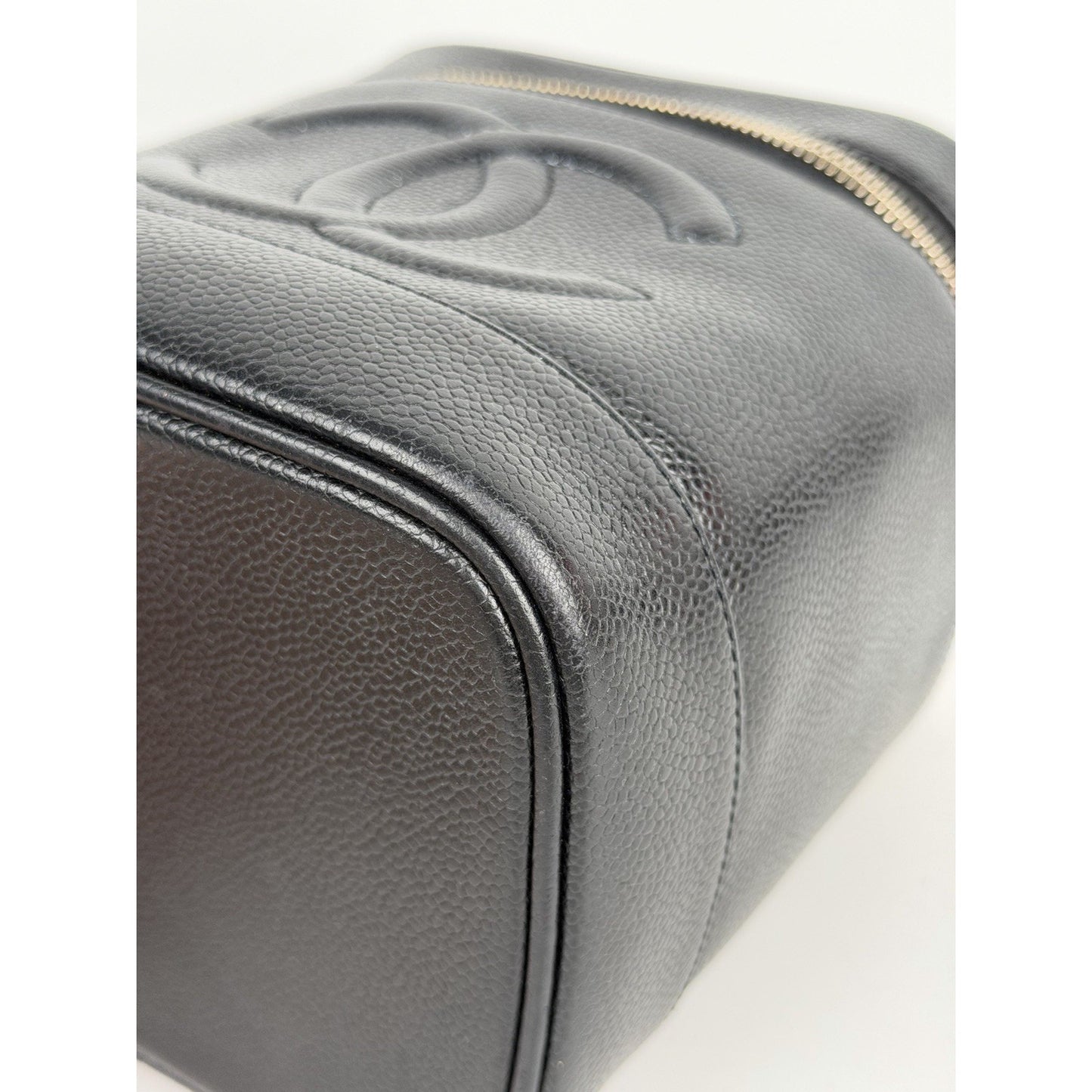 Chanel Caviar Vanity Cosmetic Case Vintage in Black Leather 1997-1999
