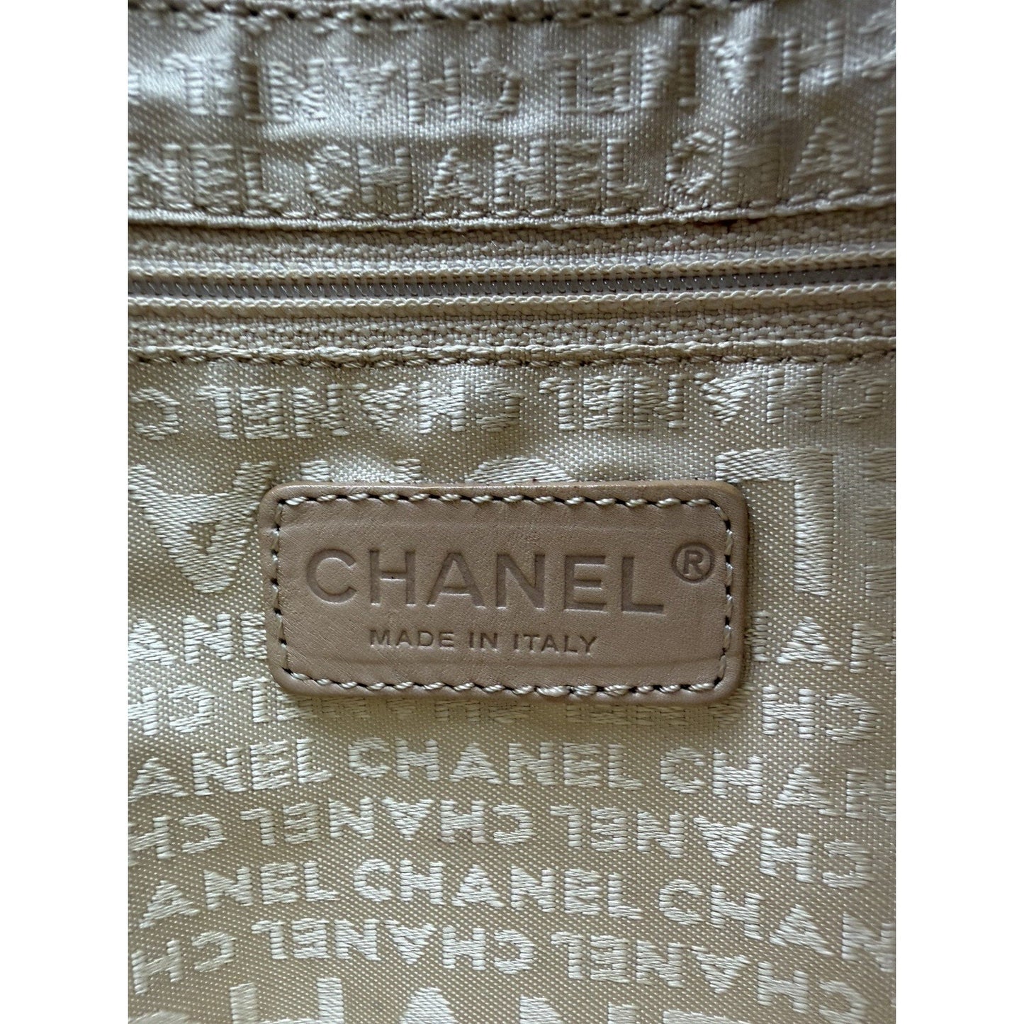 Chanel Chocolate Bar Tote Bag Vintage in Beige Quilted Leather 2003-2004 S-20