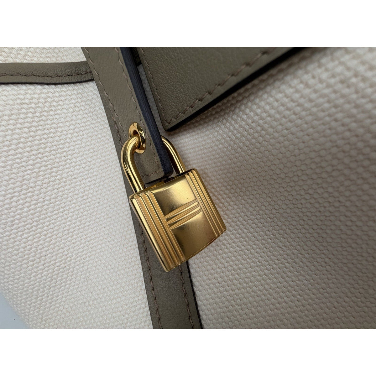 Hermes Picotin Lock 18 Cargo Top Handle Bag in Ecru Etoupe Canvas 2023 F4