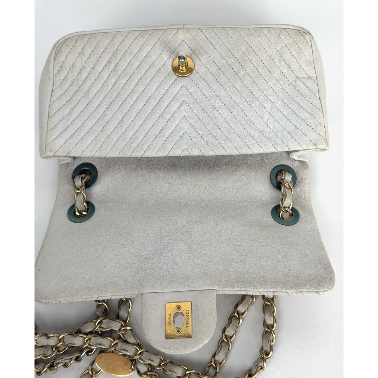 Chanel Chevron Surpique Flap Bag Small in White Lambskin Leather 2015-2016 U2