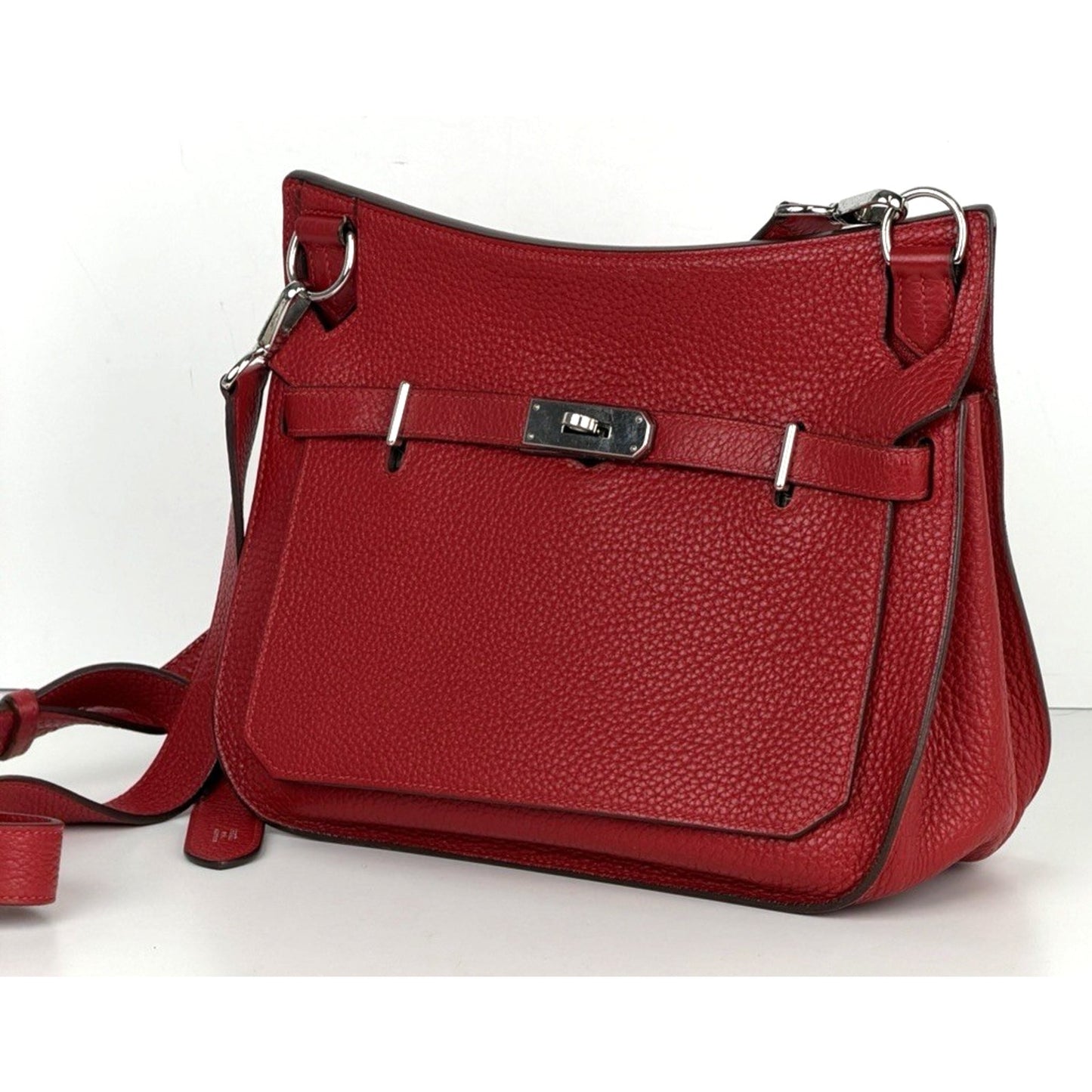 Hermès Jypsiere 28 Messenger Bag in a Rich Red Calfskin Leather 2012 E5