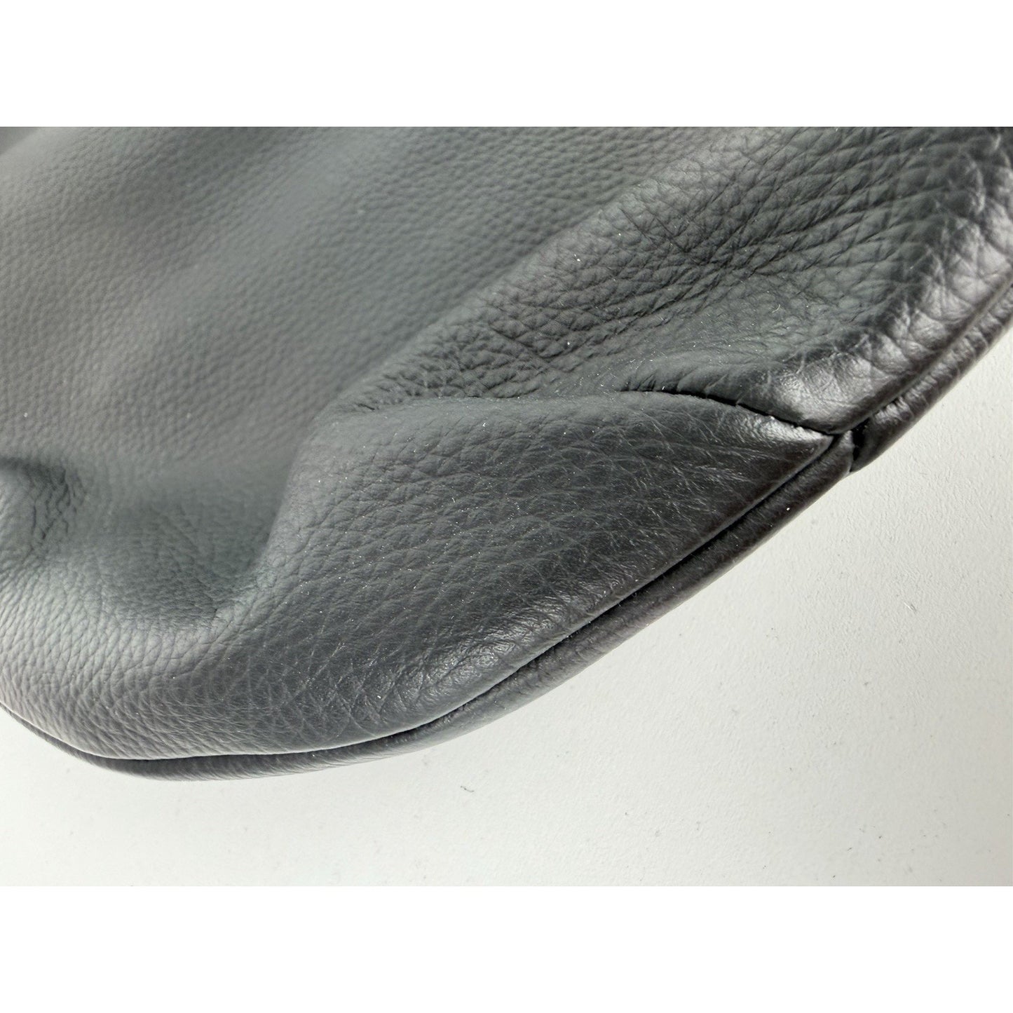A.P.C. Le Neige Slouchy Hobo Bag Unisex in Black Grained Leather S-19