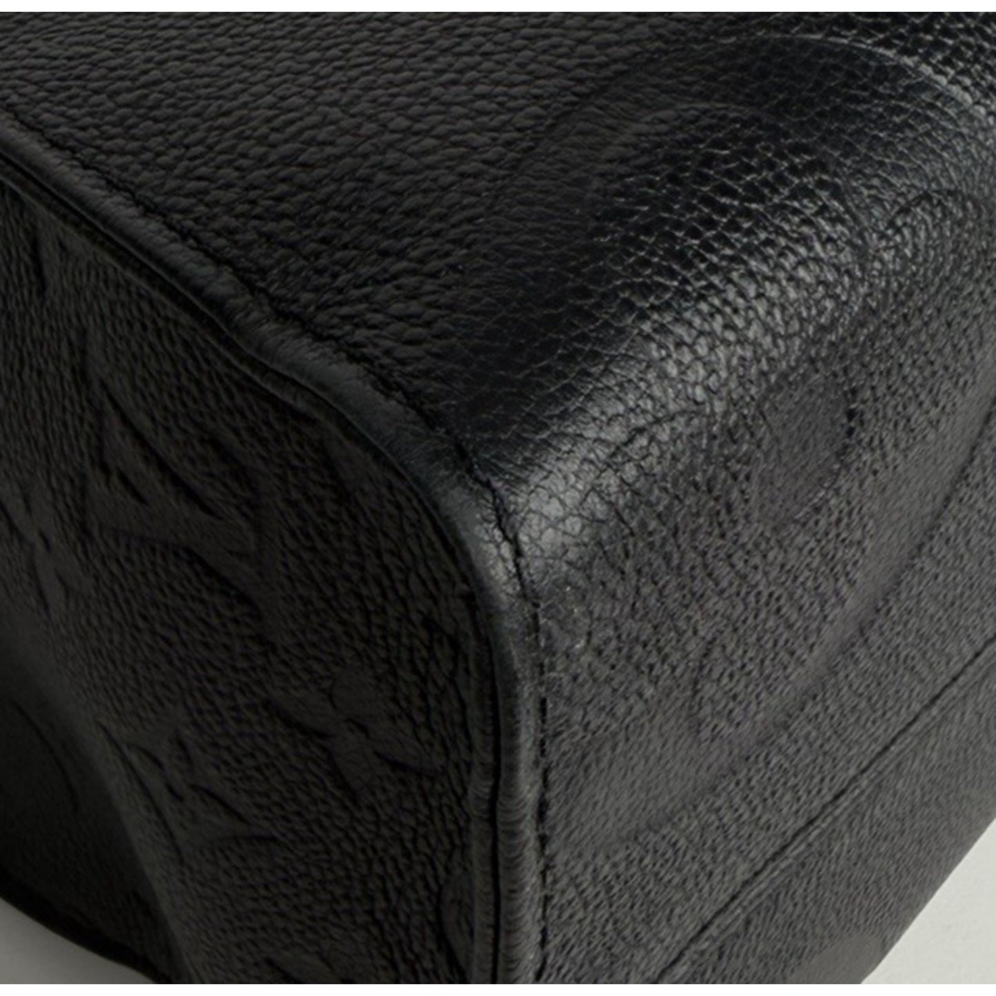 Louis Vuitton OnTheGo MM Bag Tote in Black Leather Embossed Monogram NFC F1