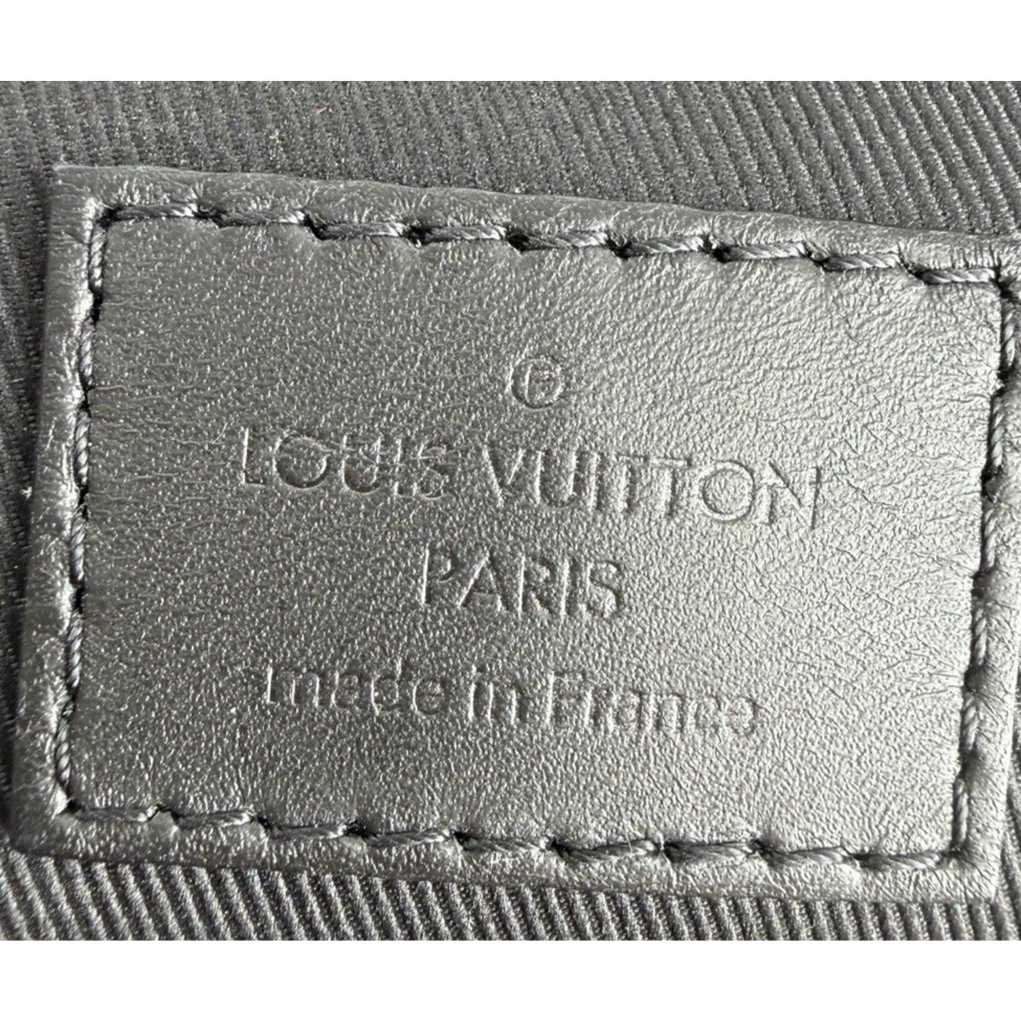 Louis Vuitton Avenue Sling Bag Damier Graphite Leather & Smart Strap NFC D1