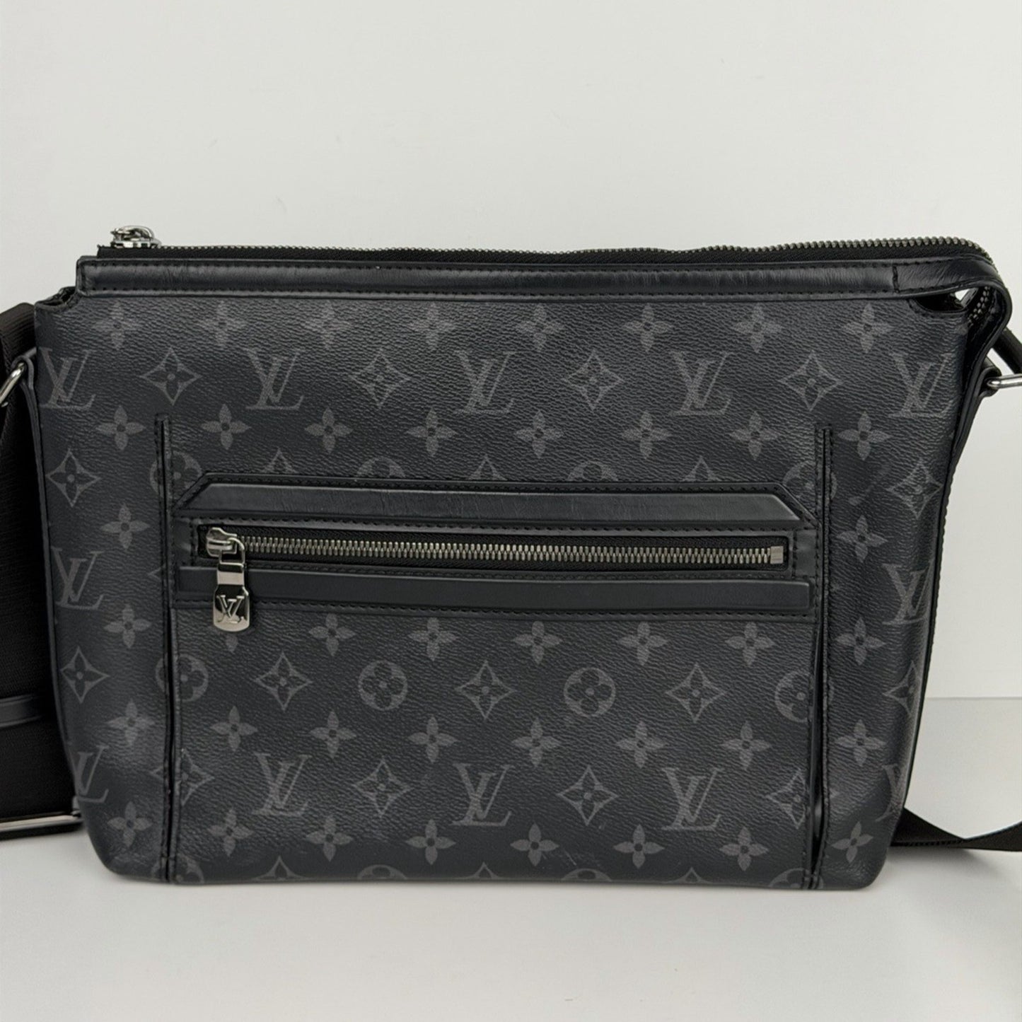 Louis Vuitton Odyssey Messenger Bag Monogram Eclipse PM 2019 S06