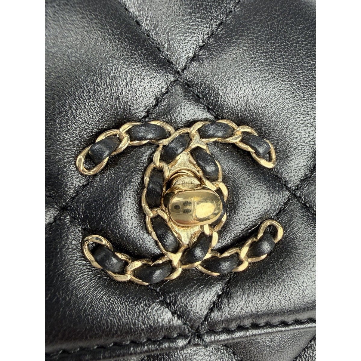 Chanel Trendy CC Small Flap Bag Black Quilted Lambskin Leather Microchipped F5