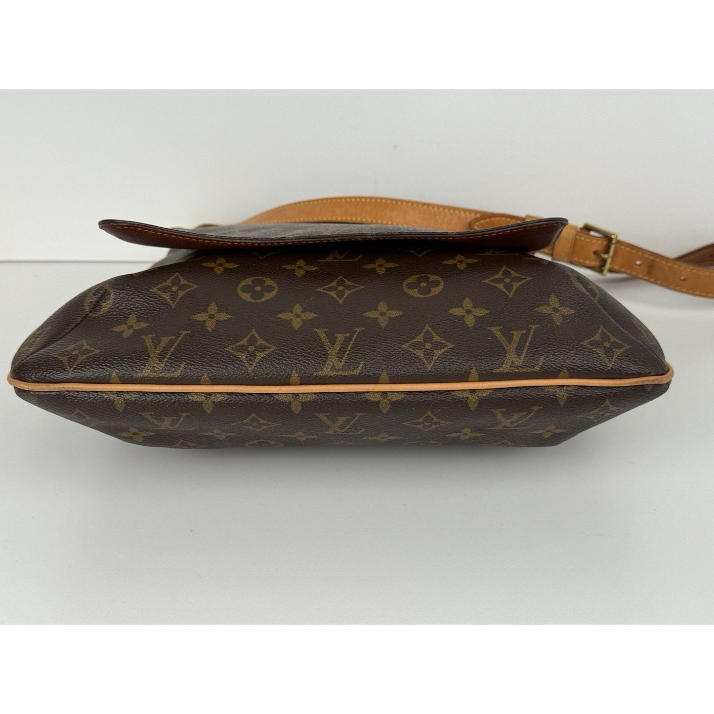LOUIS VUITTON Monogram Musette