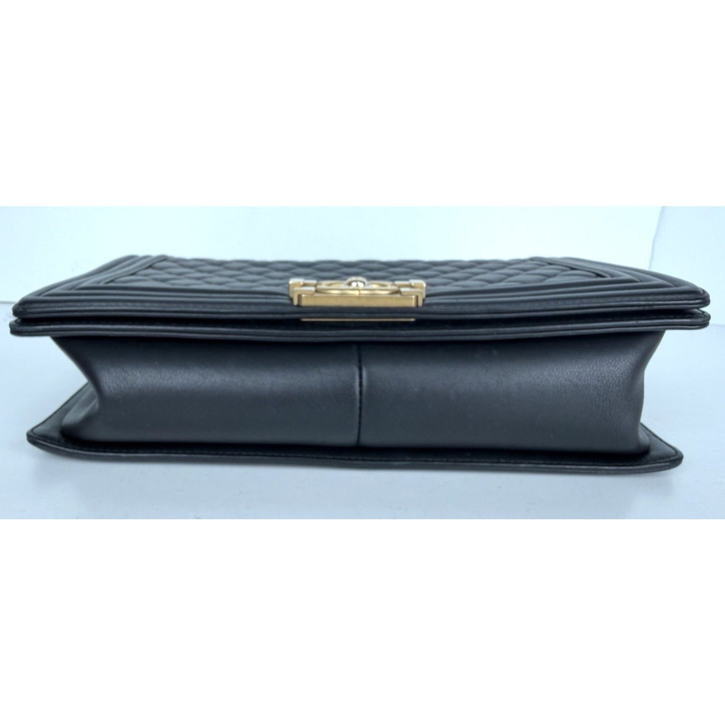 Chanel Boy New Medium Bag in Black Quilted Leather 2019 Gold HW E8