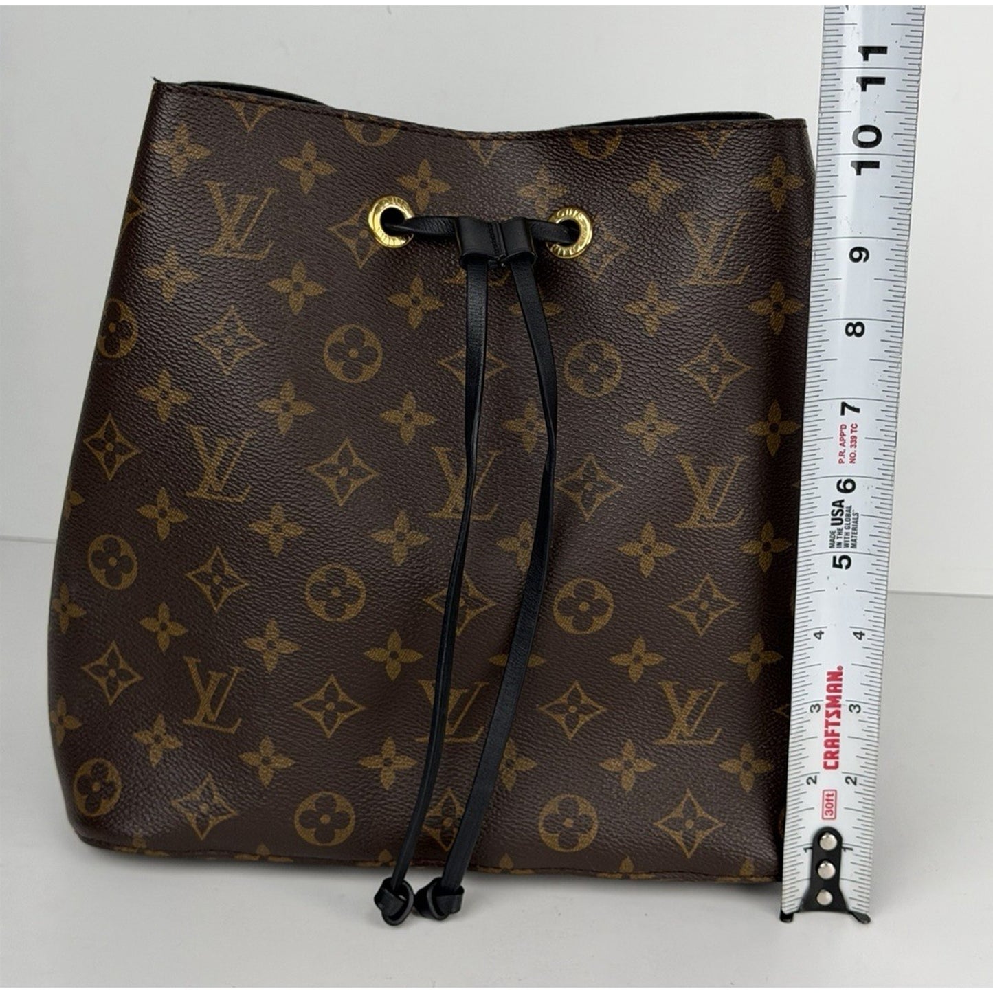 Louis Vuitton NeoNoe MM Bucket Bag Monogram Canvas Leather Drawstring 2019 R1
