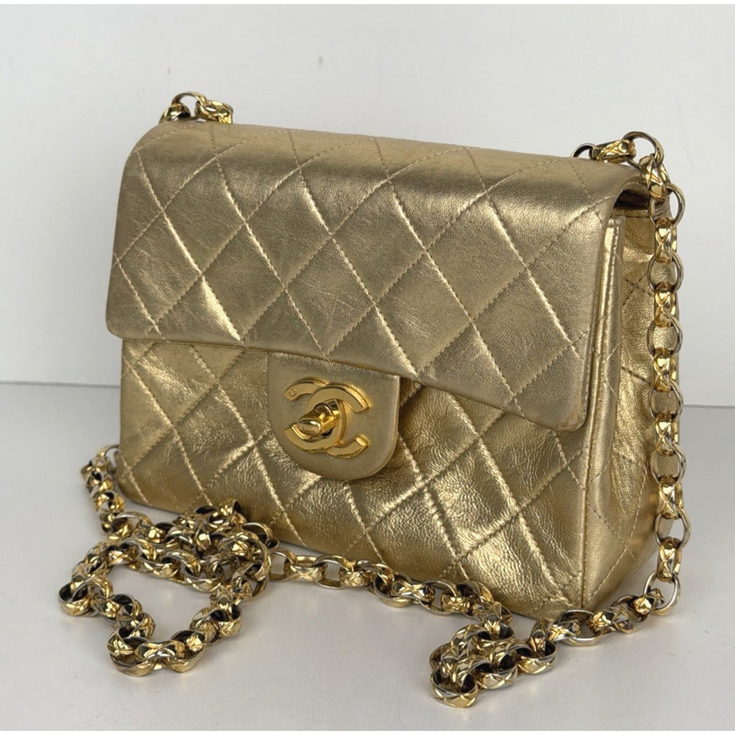 Chanel Vintage Matelasse Turn Lock Chain Shoulder Bag Gold Lambskin 1989-1991