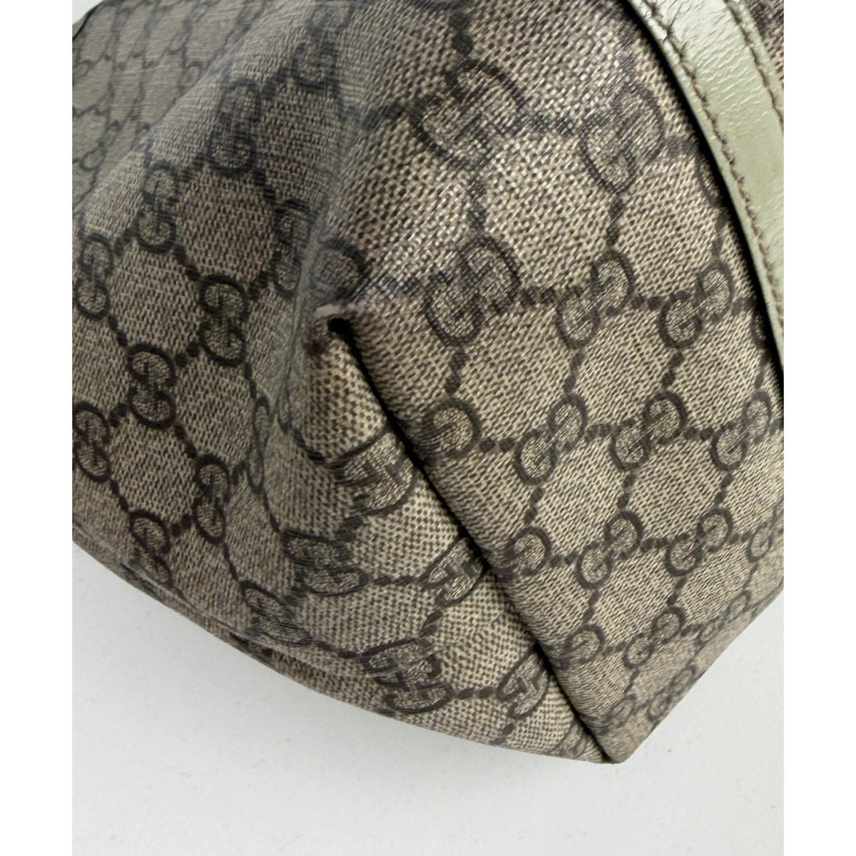 Gucci Joy Tote Shoulder Bag Medium in Brown GG Supreme Monogram Coated Canvas S
