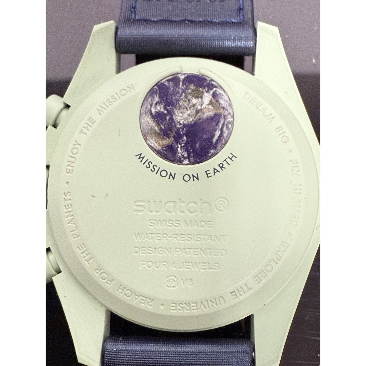 OMEGA X SWATCH Moonswatch Speedmaster Mission on Earth 42mm SO33G100