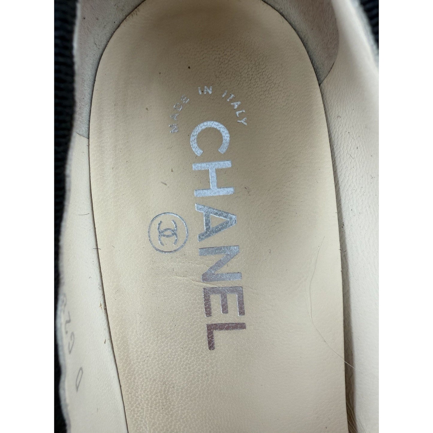 Chanel Interlocking CC Logo Beaded Cap-Toe Pumps in Black EU 38.5