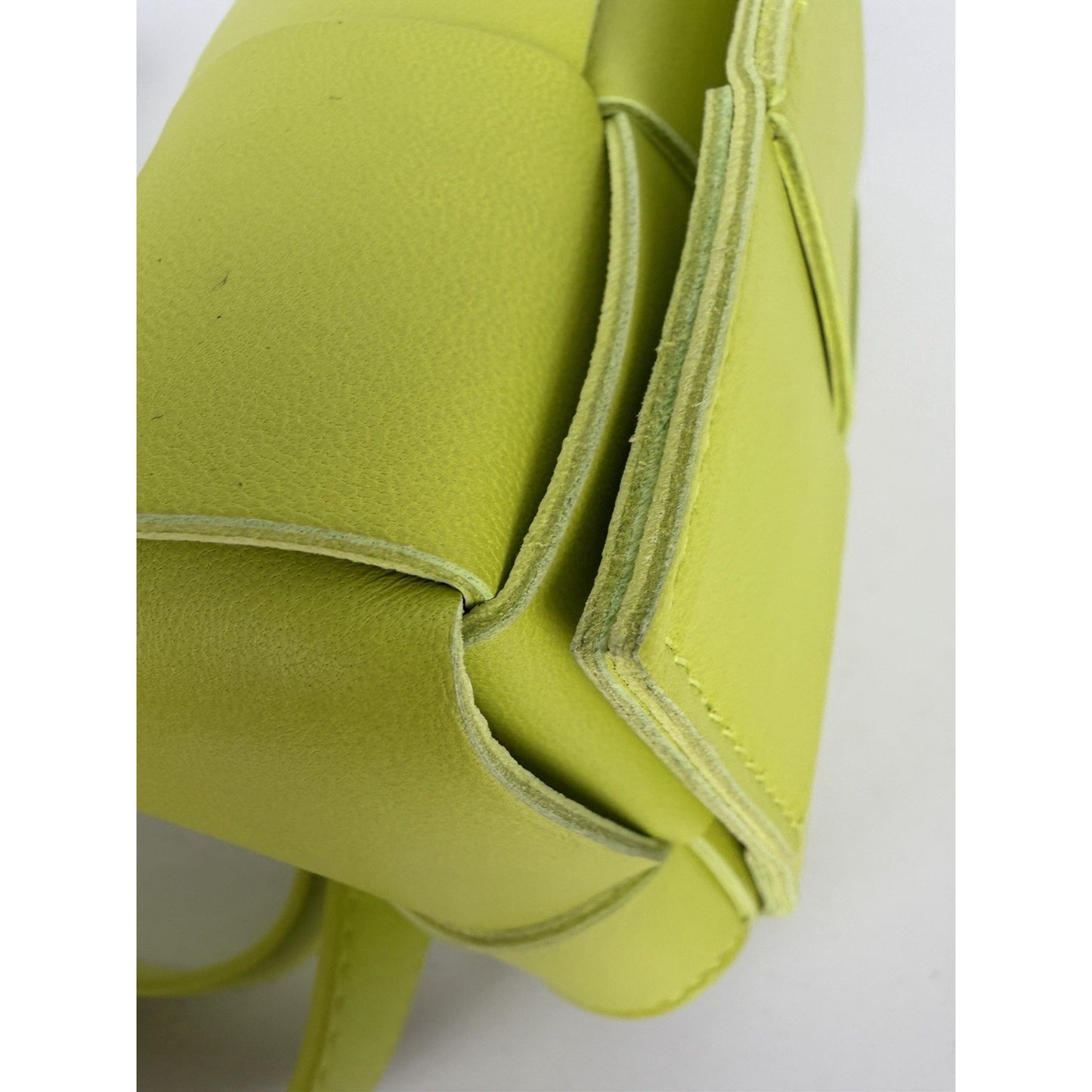 Bottega Veneta Cassette Belt Bag Kiwi-Green Maxi Intrecciato Woven Leather S08