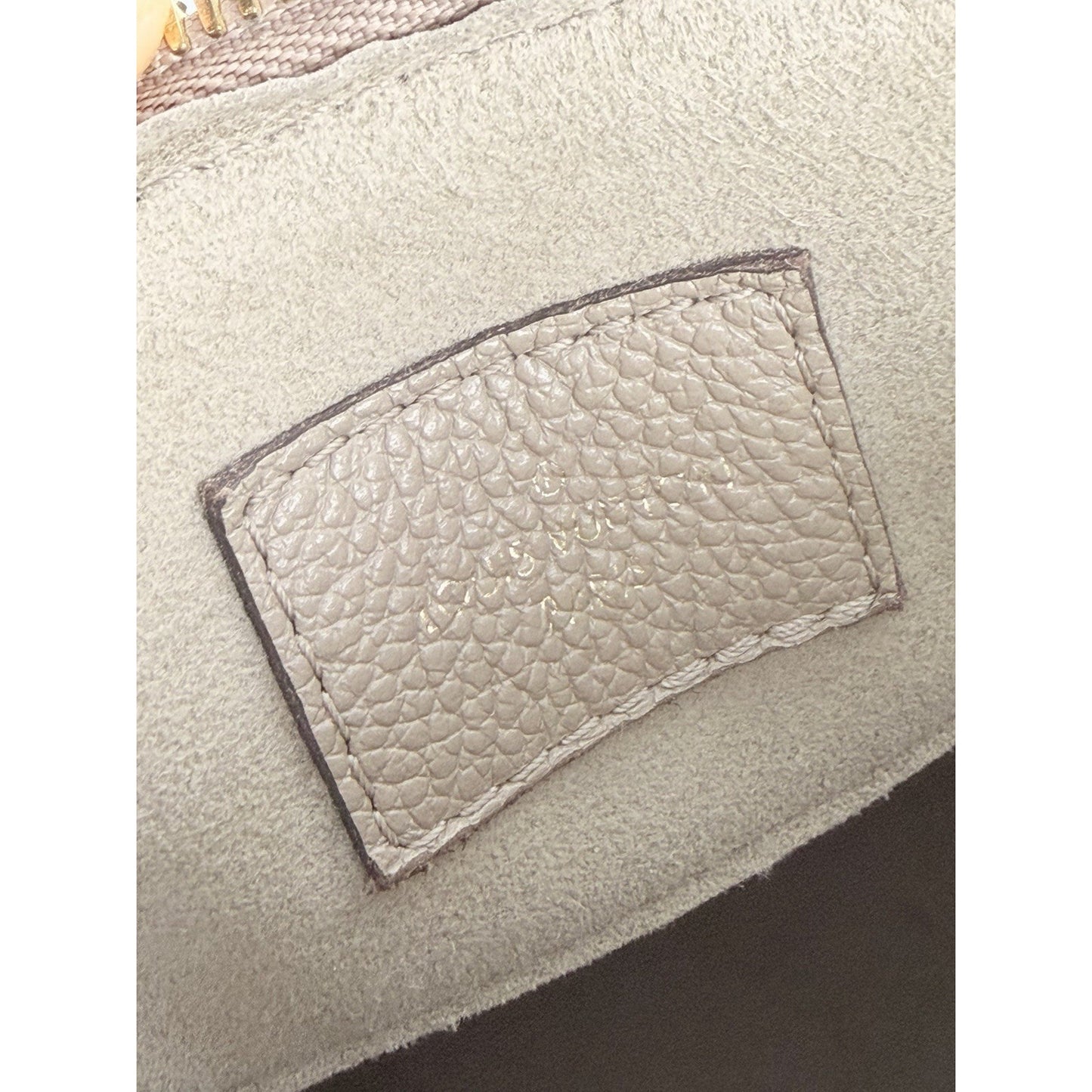 Louis Vuitton Speedy Bandouliere 25 Bag in Tourterelle Monogram Leather NFC C3