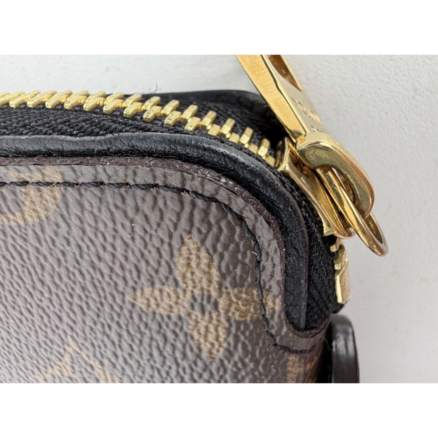 Louis Vuitton Monogram Daily Organizer Coated Canvas & Leather Corners 2015 S11
