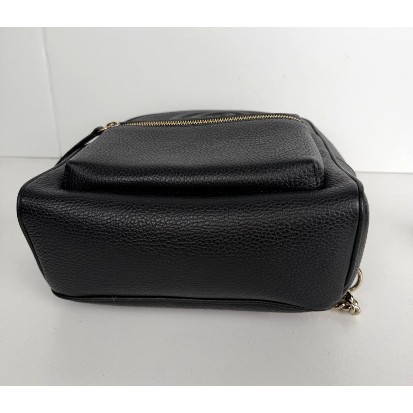 Gucci Soho Backpack in Black Leather With Gold Chain Shoulder Straps S