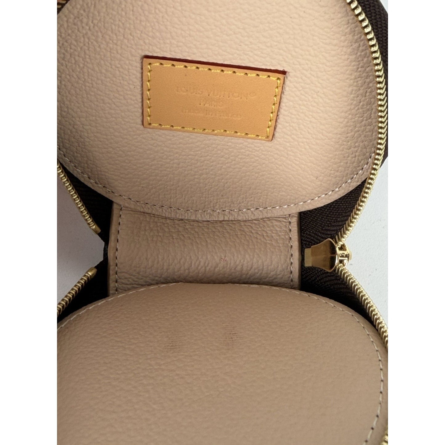 Louis Vuitton Eyeshadow Pouch with 2 Brushes in Brown Monogram Canvas K1