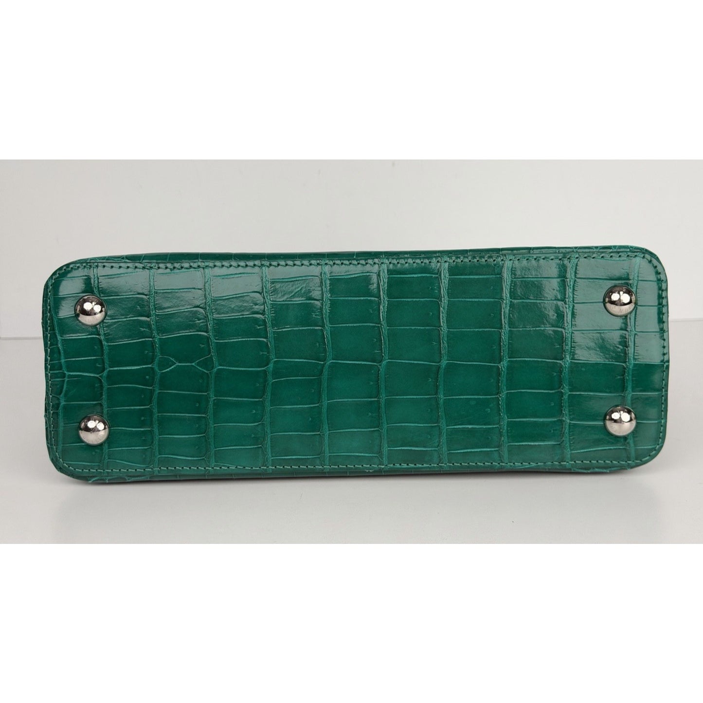 Louis Vuitton Capucines Green MM Bag in Alligator Leather Microchipped E3