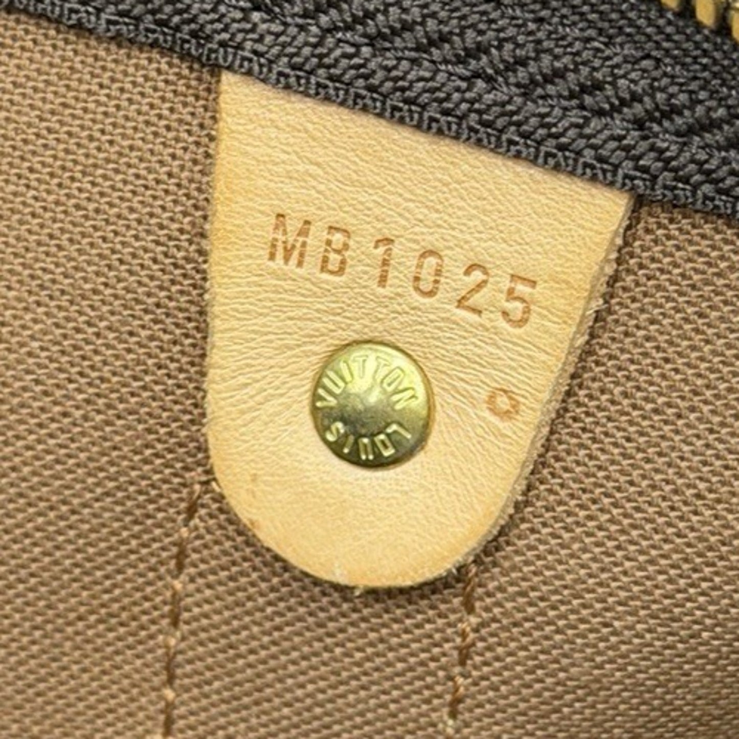 Louis Vuitton Monogram Keepall 50 Duffle Bag in Coated Canvas (2005)