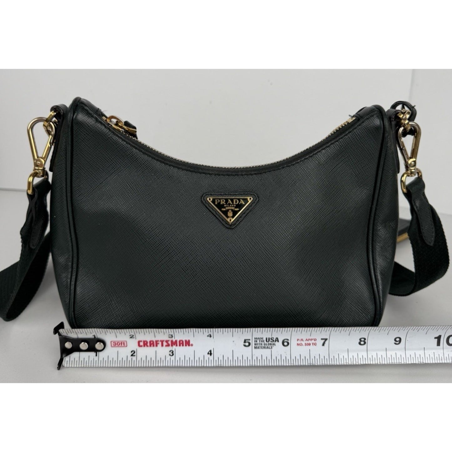 Prada Re-Edition 2005 Saffiano Leather Shoulder Bag in Emerald Green S10