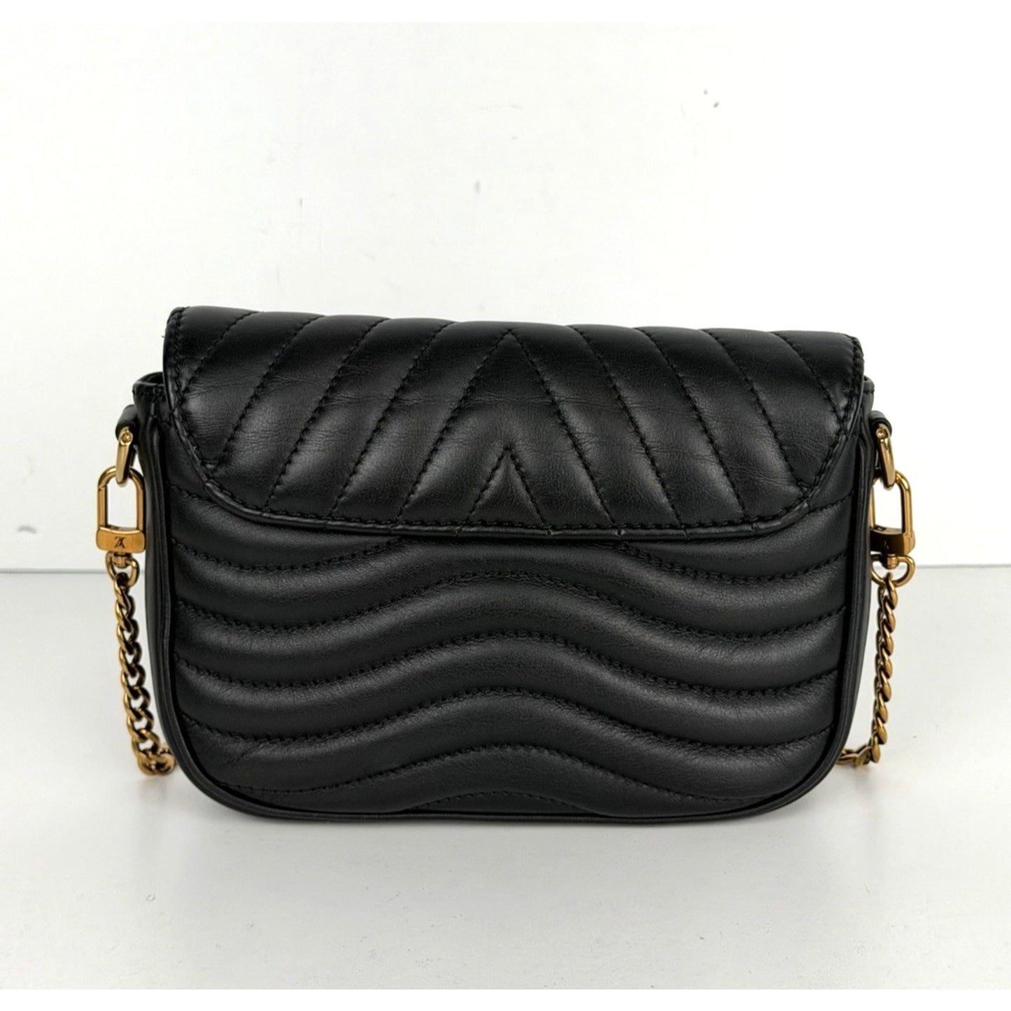 Louis Vuitton New Wave Multi Pochette Bag in Black Quilted Leather NFC S06
