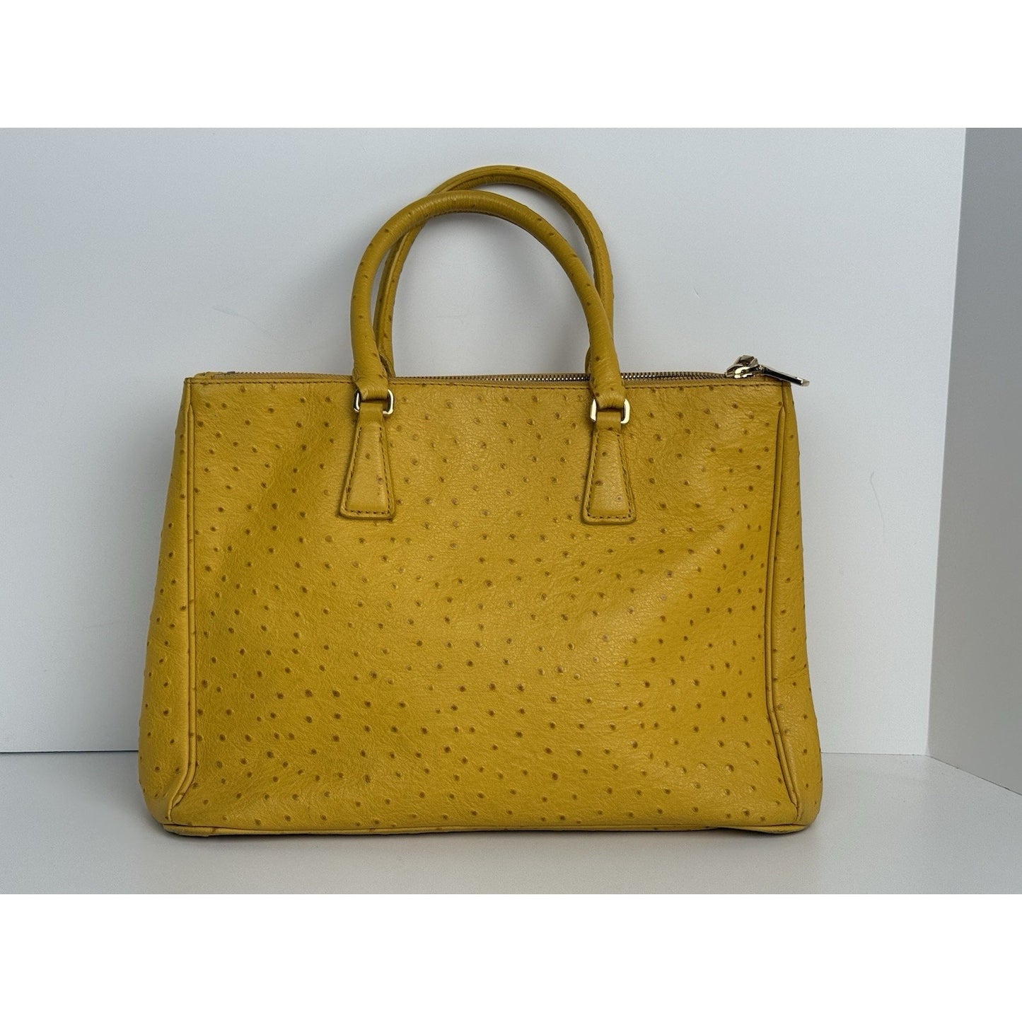 Prada Struzzo Lux Medium Galleria Double-Zip Tote in Mustard Yellow Ostrich Leater