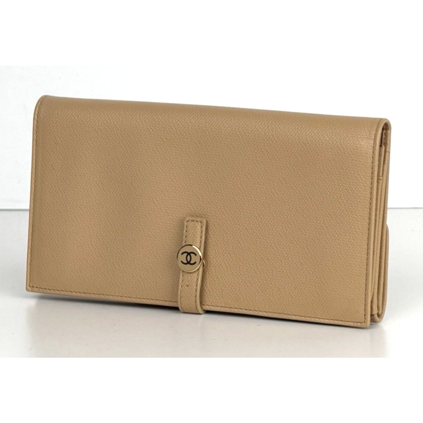 Chanel Interlocking CC Logo Continental Wallet in Beige Vintage 2004-2005 K2