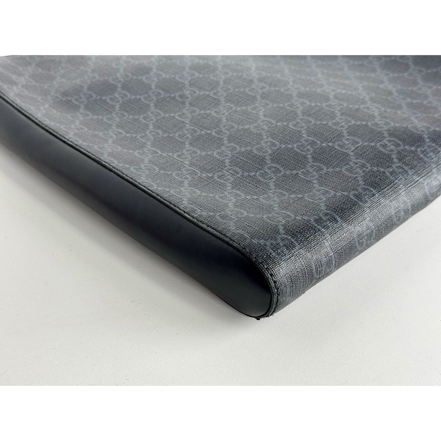 Gucci GG Supreme Gray Canvas Messenger Bag with Black Trim B-2