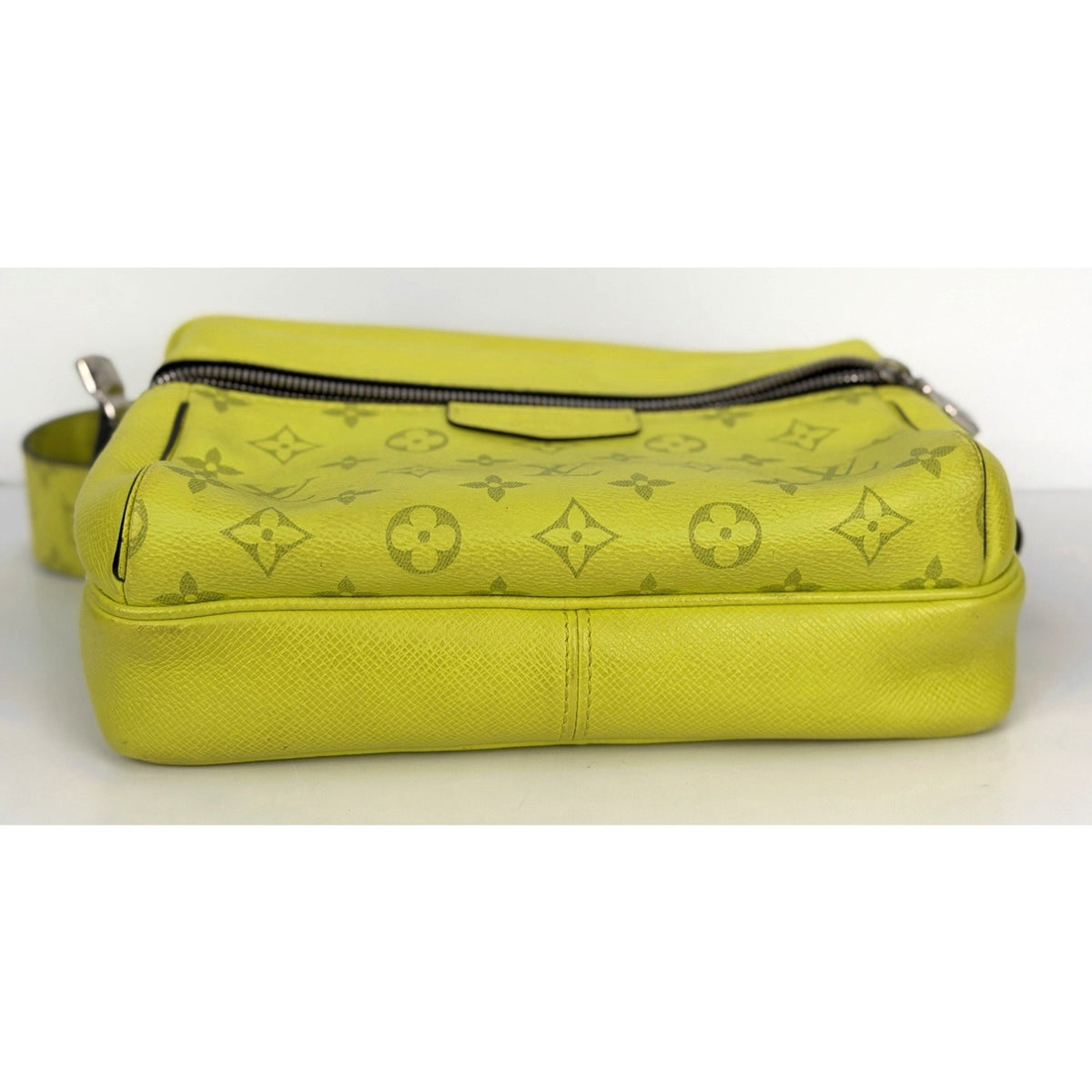 Louis Vuitton Taigarama Messenger Bag Taiga Leather Coated Canvas 2019 S11